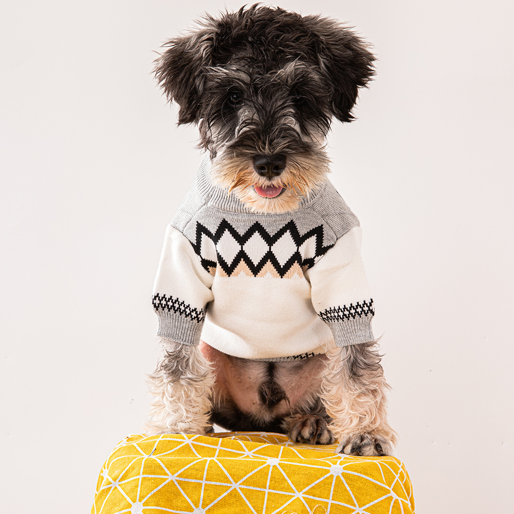 High-End Patterned PP Knit Pet Sweaters with Brand Design