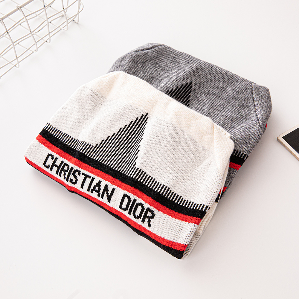 Luxury-Inspired Hooded DD Knit Pet Sweaters with Star Pattern