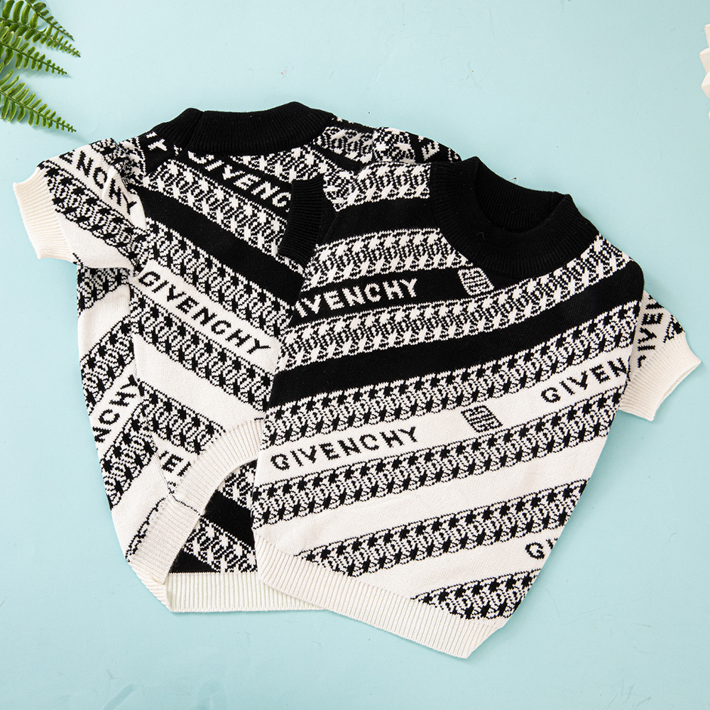 Monochrome Patterned GI Pet Knit Sweater with Letter Print