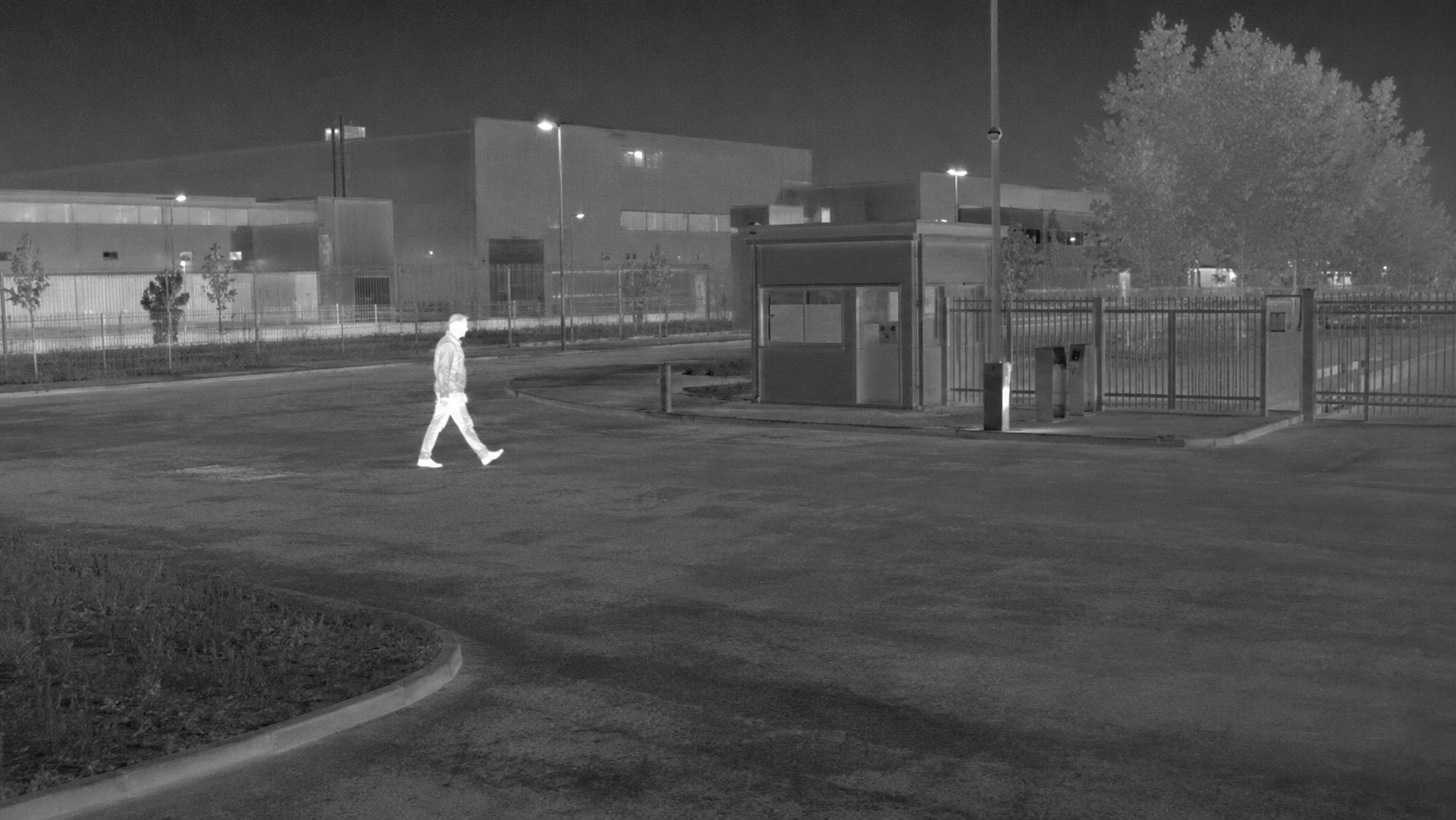 Human thermal detection at industrial entrance