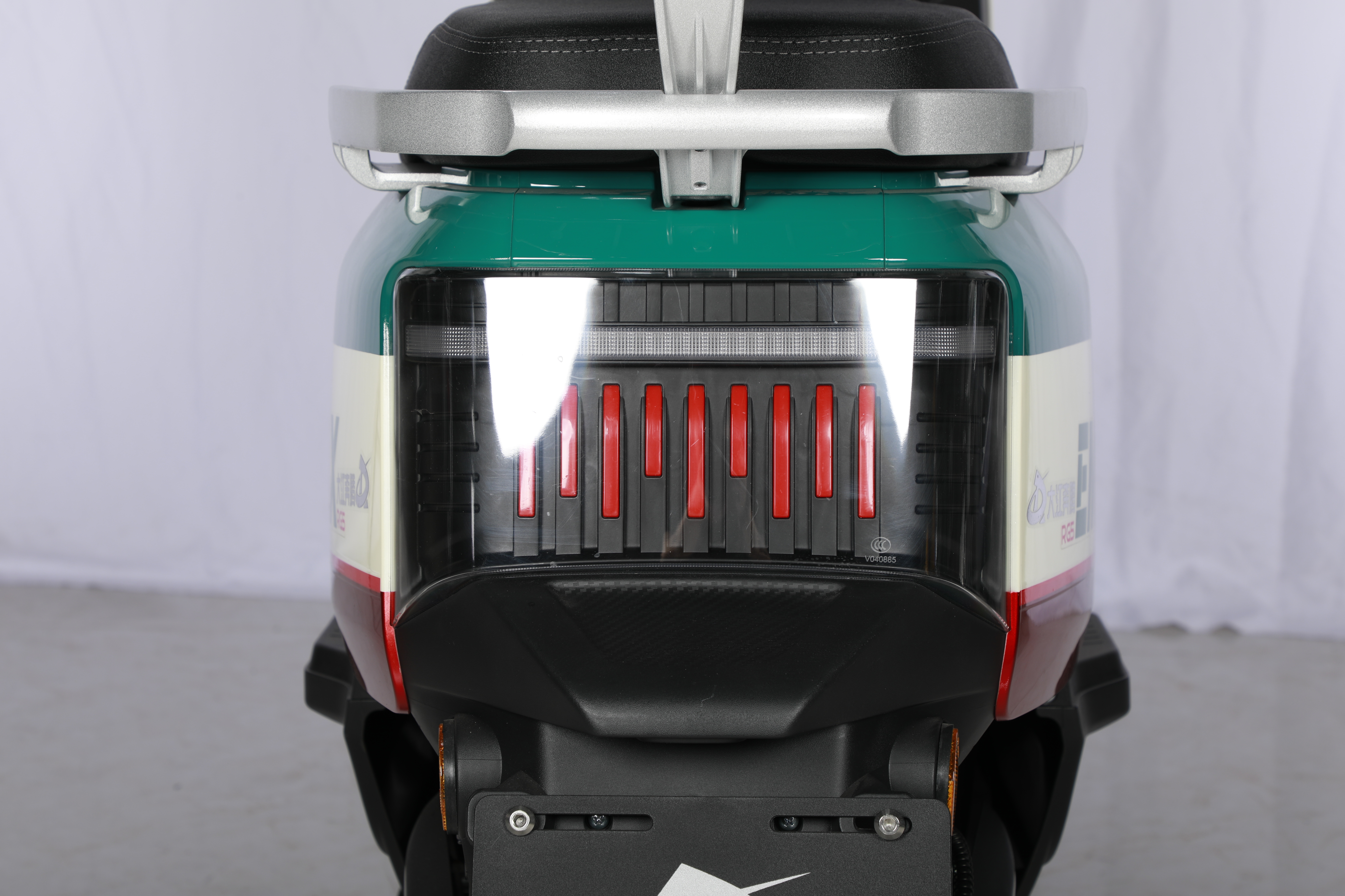 U8