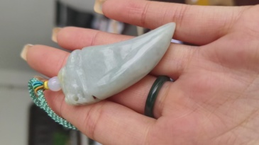 Unique Certificated Natural Type A Untreated 52X23mm Green Jadeite Dragon's Tooth Pendant,Green Jadeite Pendant,DIY Jewelry Supplies