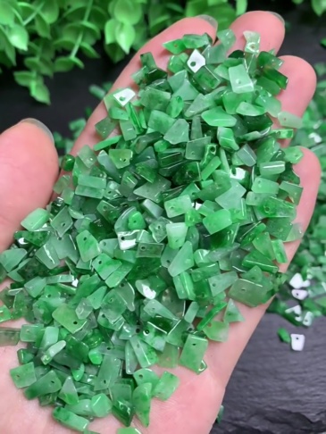 10Pcs Natural Type A Untreated Icy Waxy Green Burmese Jadeite Irregular Shaped Charms,Burma Jadeite Loose Charms,DIY Jewelry Supplies