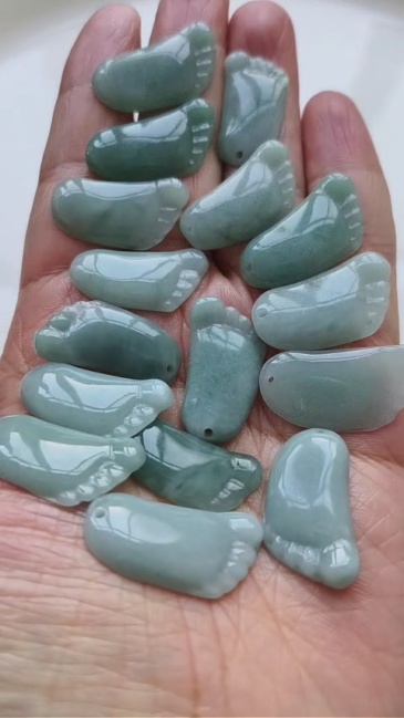 5Pcs Natural Type A Untreated 25X14mm Icy Blue Guatemalan Jadeite Foot Pendant,Blue Guatemala Jadeite Loose Pendant,DIY Jewelry Supplies