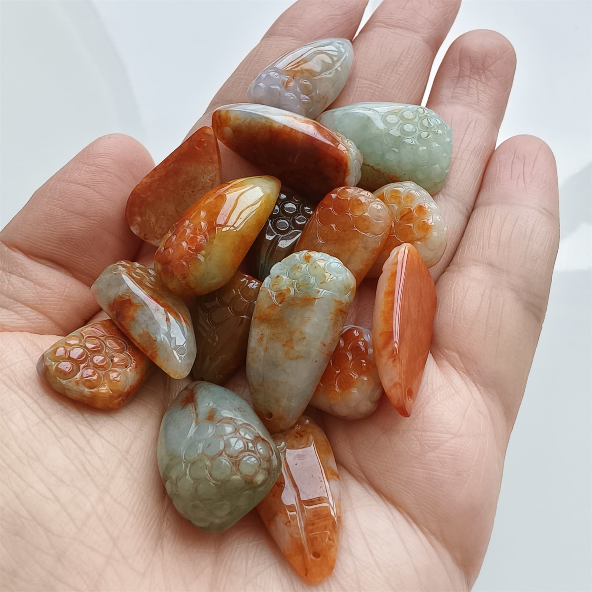 DDP | 2pcs 19-26.6x12-15x5-9.3mm Natural Certificated Hand Carved Red Color Heated Burmese Jadeite Grape Pendant,Grape Charm,DIY Jewelry Supplies