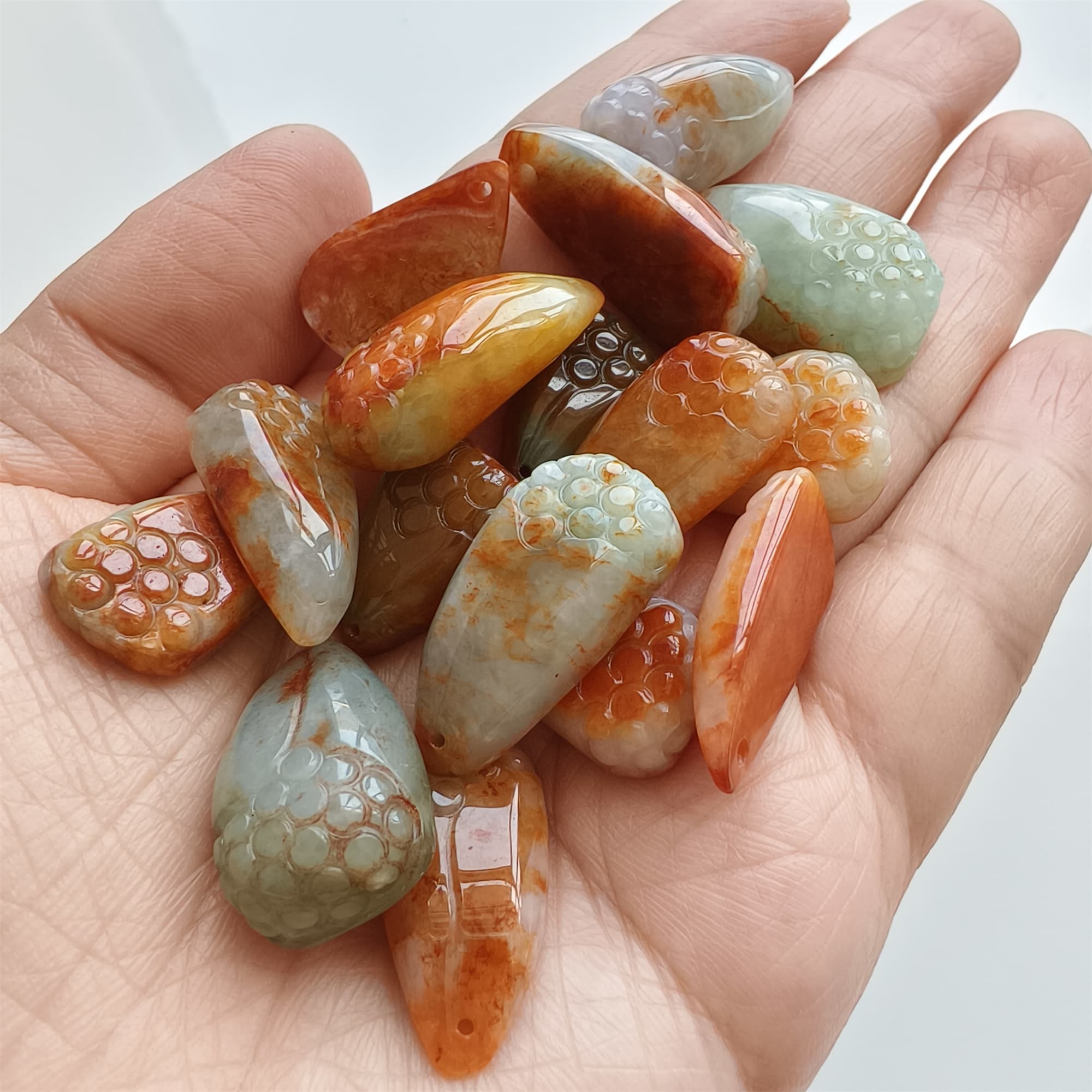 DDP | 2pcs 19-26.6x12-15x5-9.3mm Natural Certificated Hand Carved Red Color Heated Burmese Jadeite Grape Pendant,Grape Charm,DIY Jewelry Supplies
