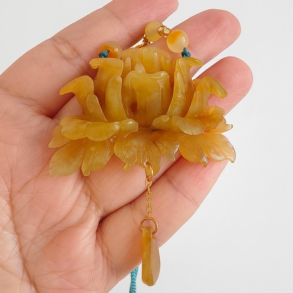 DDP 52mm Unique Untreated Natural Yellow Serpentine Jade Peony Pendant