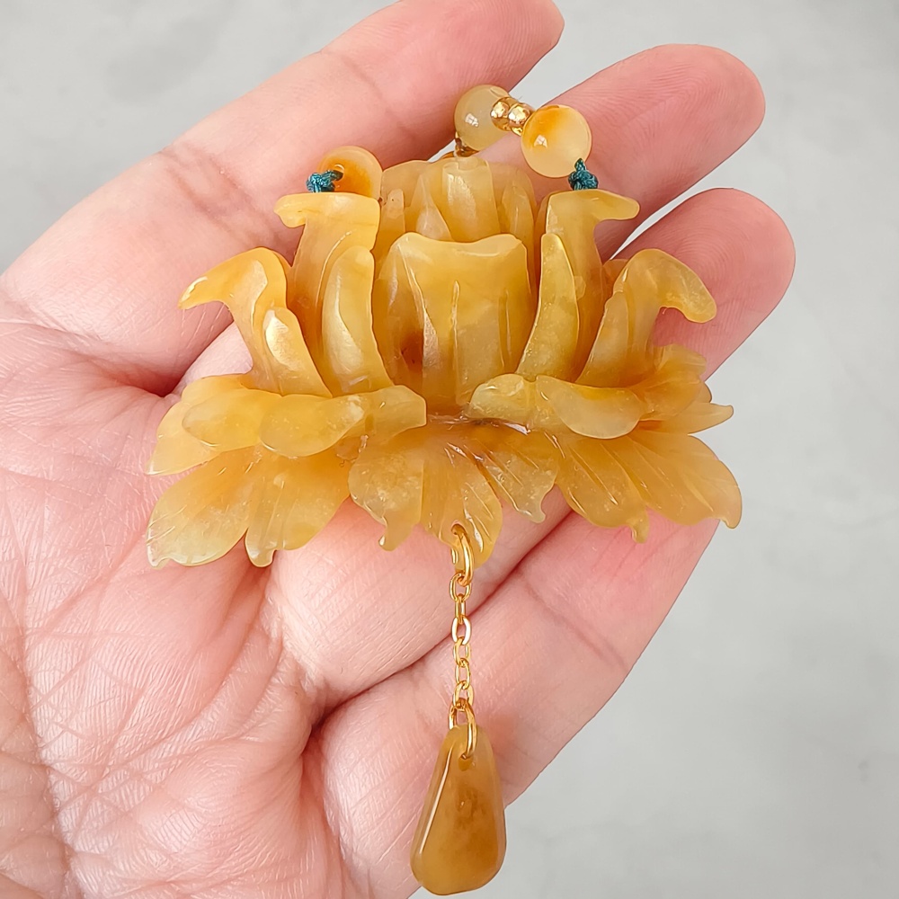 DDP 52mm Unique Untreated Natural Yellow Serpentine Jade Peony Pendant