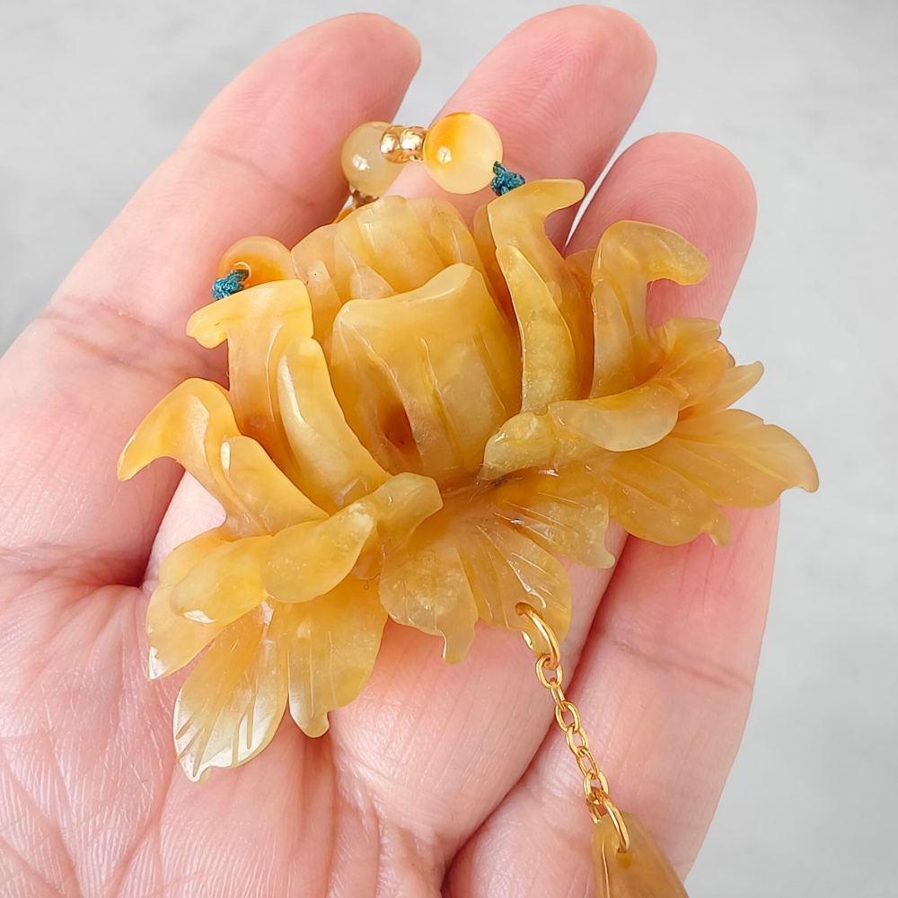 DDP 52mm Unique Untreated Natural Yellow Serpentine Jade Peony Pendant