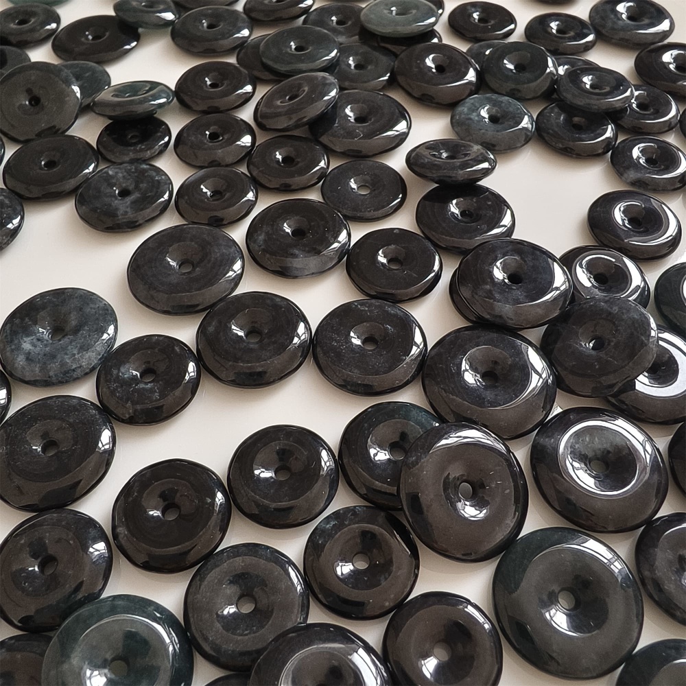 DDP 5pcs 12-17mm Natural Type A Untreated Black Chicken Species Burmese Jadeite Safety Buckle Beads