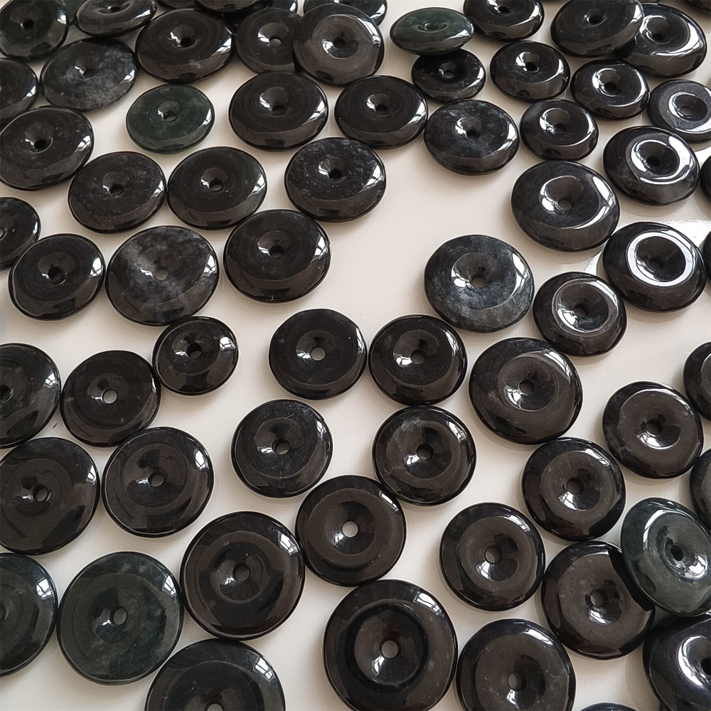 DDP 5pcs 12-17mm Natural Type A Untreated Black Chicken Species Burmese Jadeite Safety Buckle Beads