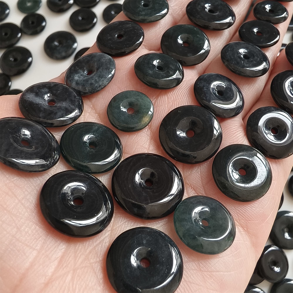 DDP 5pcs 12-17mm Natural Type A Untreated Black Chicken Species Burmese Jadeite Safety Buckle Beads