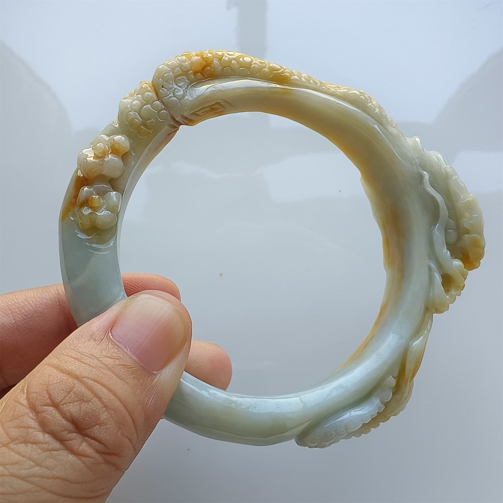 DDP Unique Certificated Natural Hand Carved Light Green Yellow Burmese Jadeite Pendant And Bangle With Dragon Carved