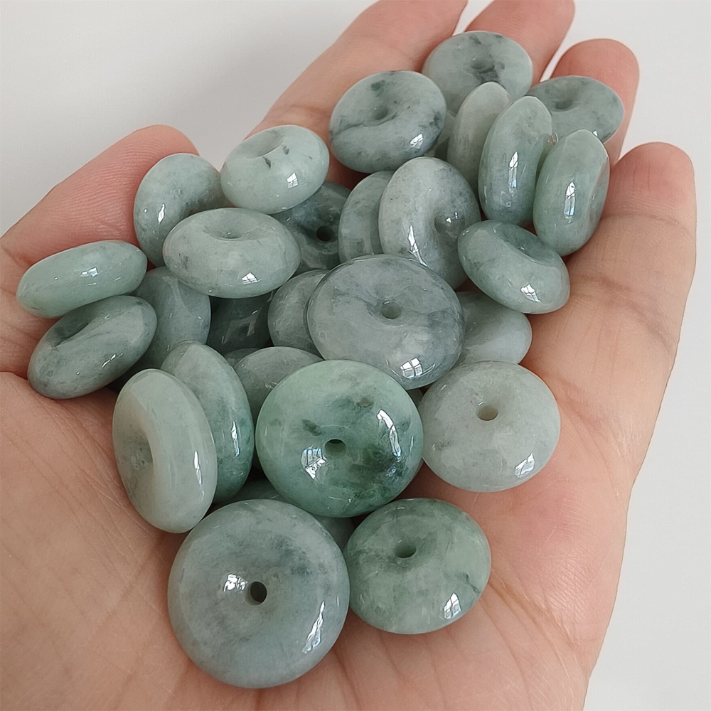 DDP 10pcs 14-17mm Natural Certificated Type A Untreated Green Black Chicken Species Burmese Jadeite Safety Buckle Beads