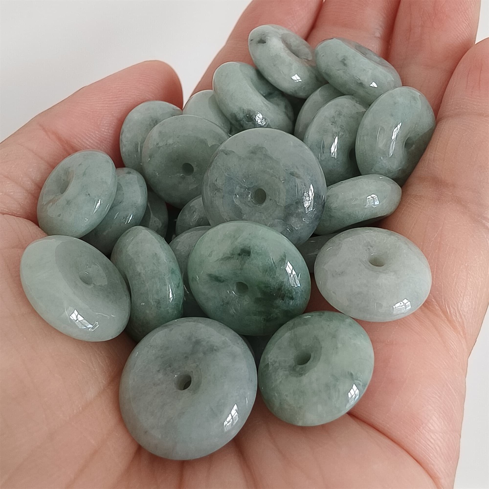 DDP 10pcs 14-17mm Natural Certificated Type A Untreated Green Black Chicken Species Burmese Jadeite Safety Buckle Beads