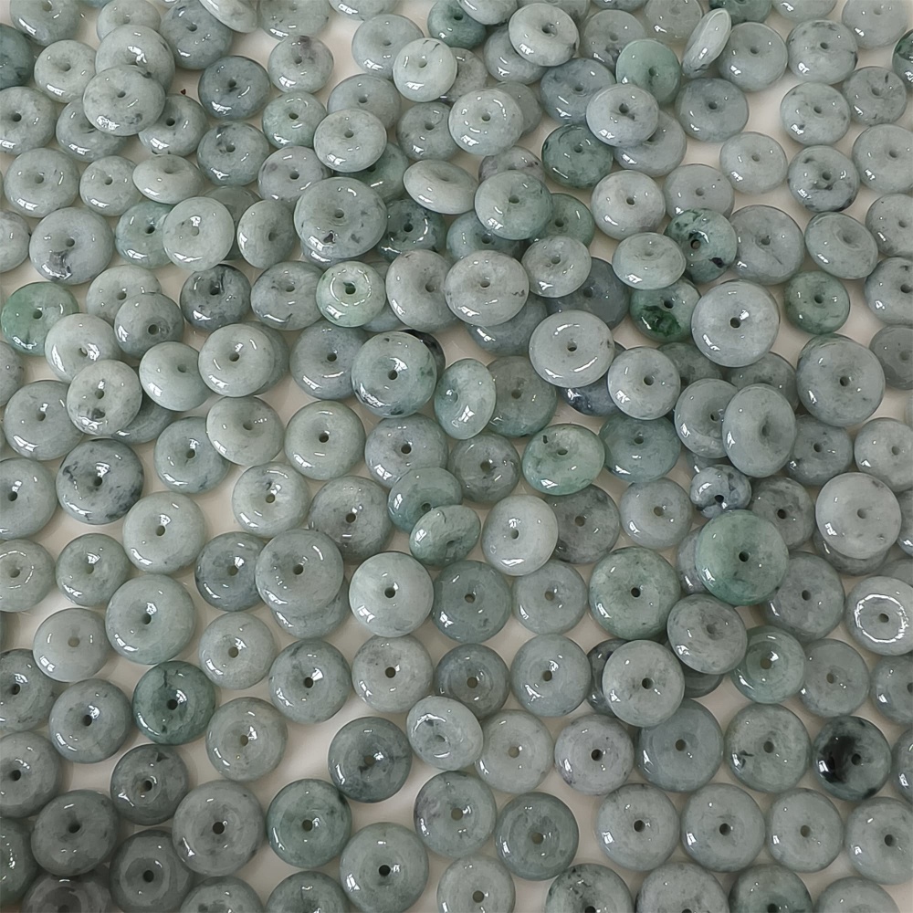 DDP 10pcs 14-17mm Natural Certificated Type A Untreated Green Black Chicken Species Burmese Jadeite Safety Buckle Beads