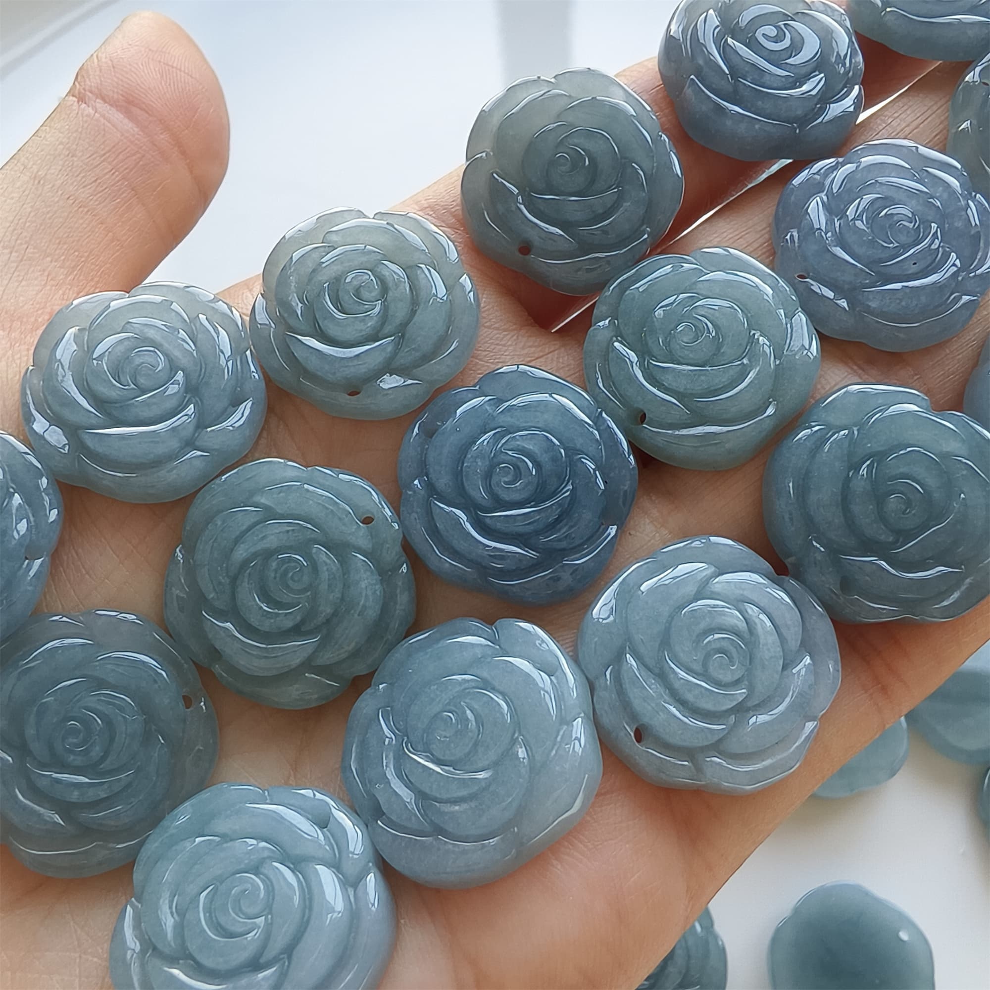 DDP 2pcs 20mm Natural Certificated Type A Blue Watery Guatemalan Jadeite Rose Beads