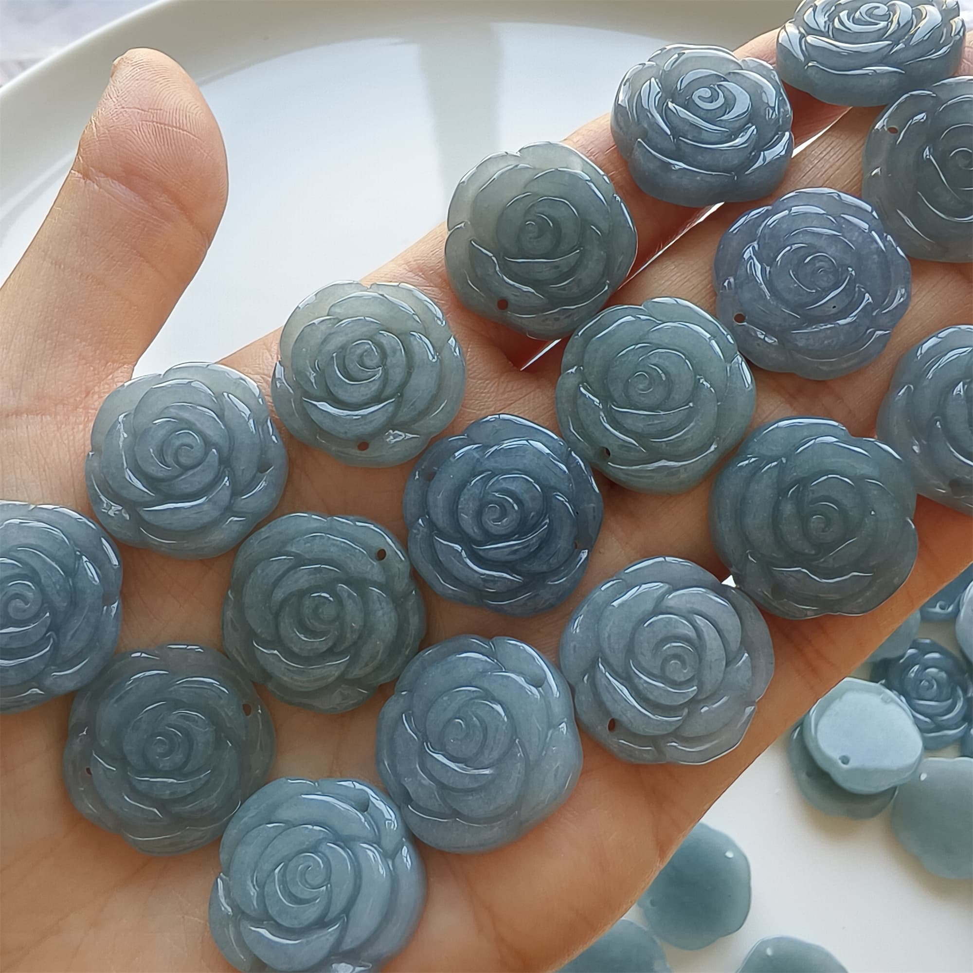 DDP 2pcs 20mm Natural Certificated Type A Blue Watery Guatemalan Jadeite Rose Beads