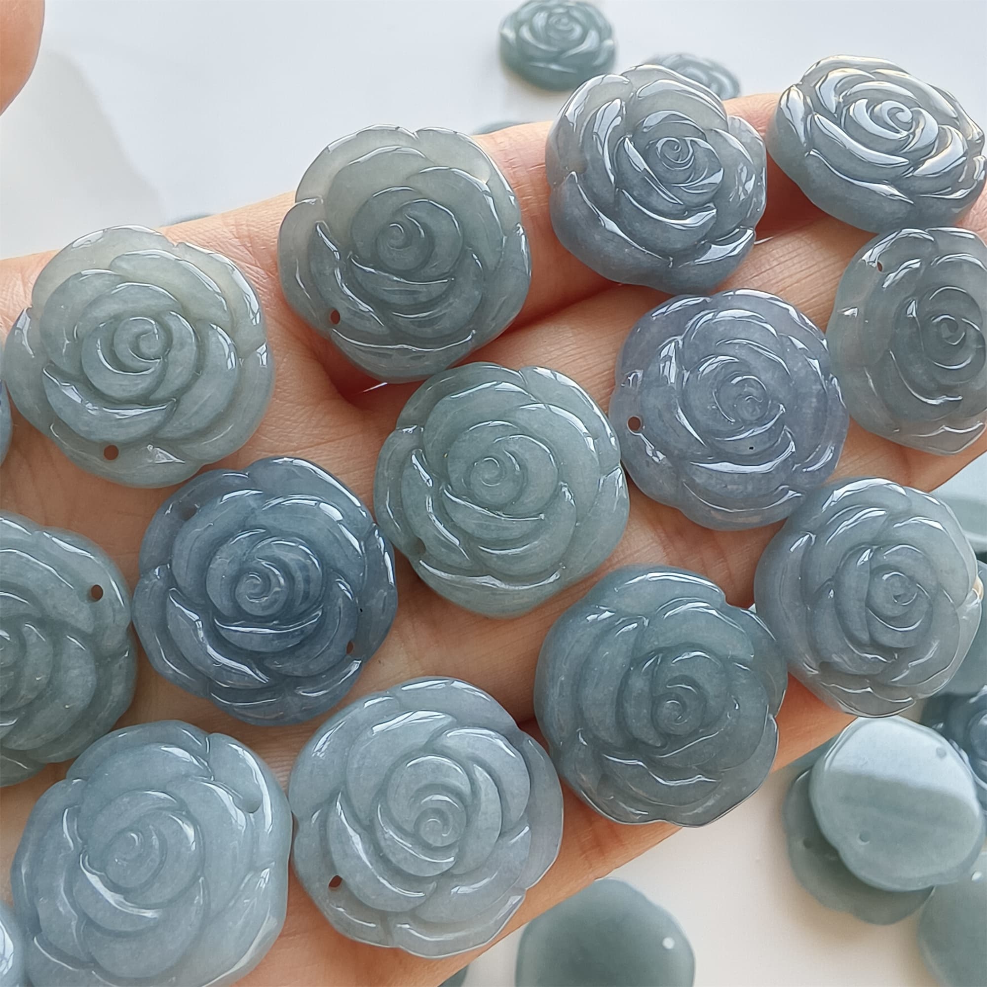 DDP 2pcs 20mm Natural Certificated Type A Blue Watery Guatemalan Jadeite Rose Beads