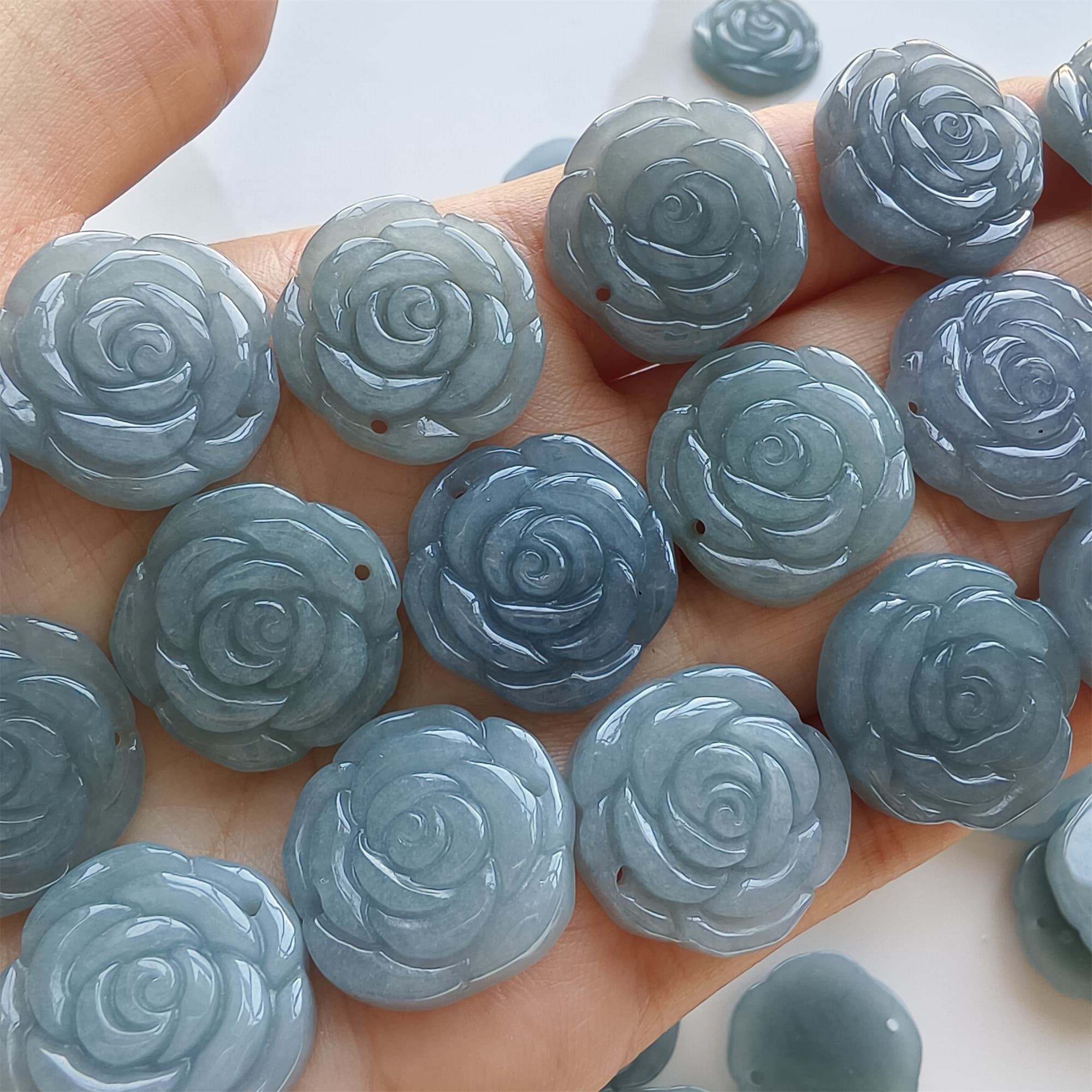 DDP 2pcs 20mm Natural Certificated Type A Blue Watery Guatemalan Jadeite Rose Beads