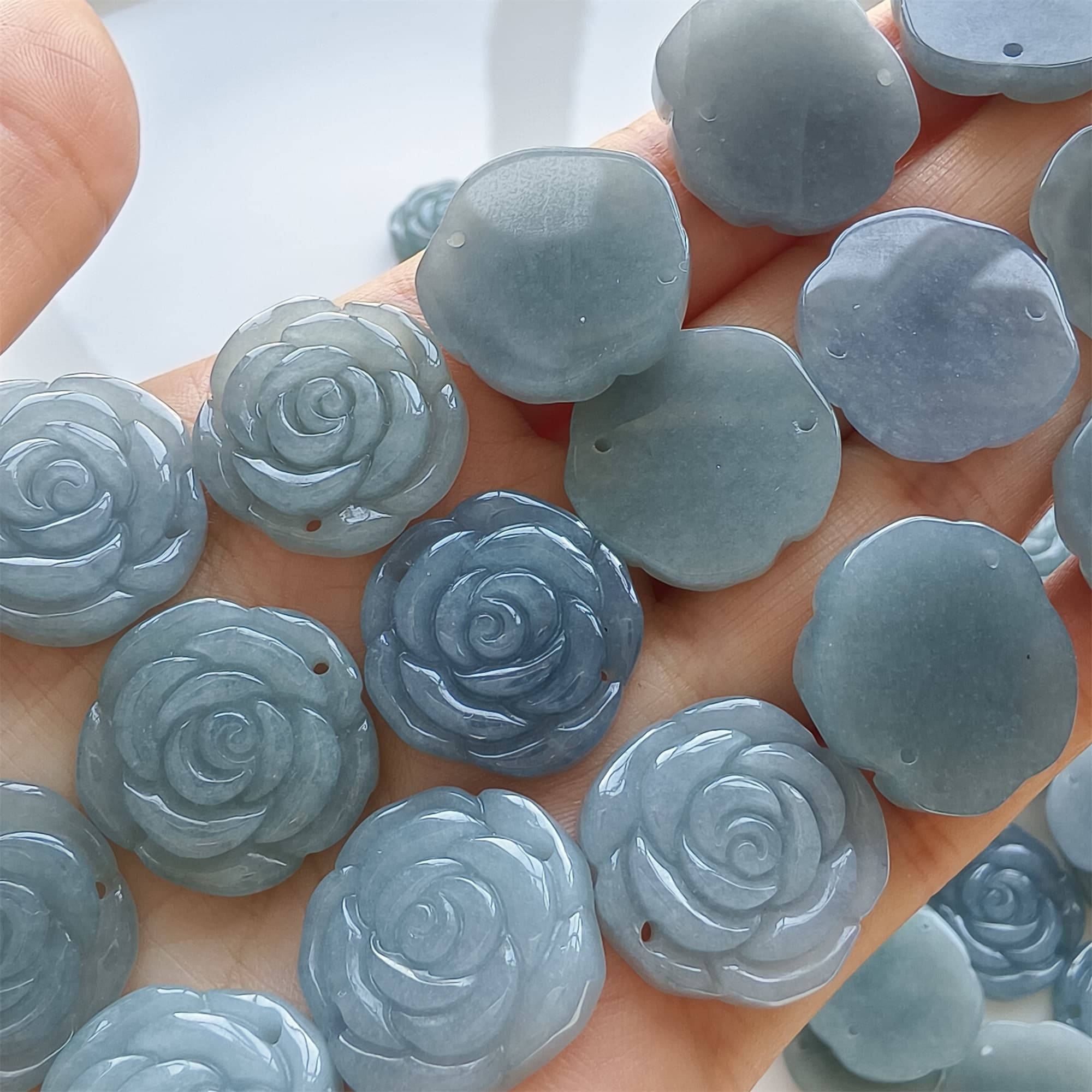 DDP 2pcs 20mm Natural Certificated Type A Blue Watery Guatemalan Jadeite Rose Beads
