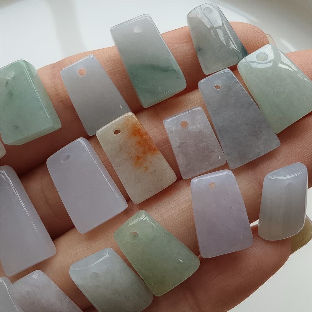 DDP 5pcs 11-18mm Natural Certificated Type A Green White Burmese Jadeite Smooth Trapezoid平安无事 Charms