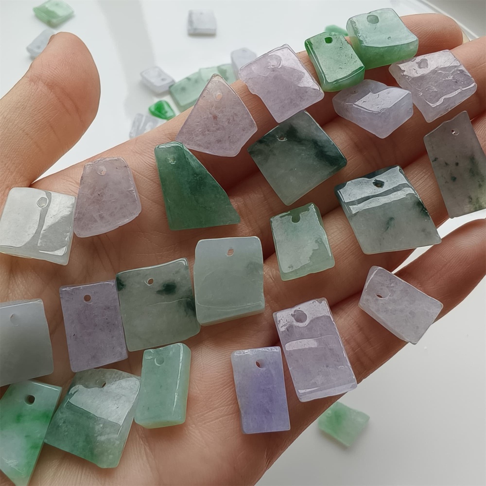 DDP 10pcs 9-17mm Natural Certificated Type A Green White Burmese Jadeite Irregular Charms