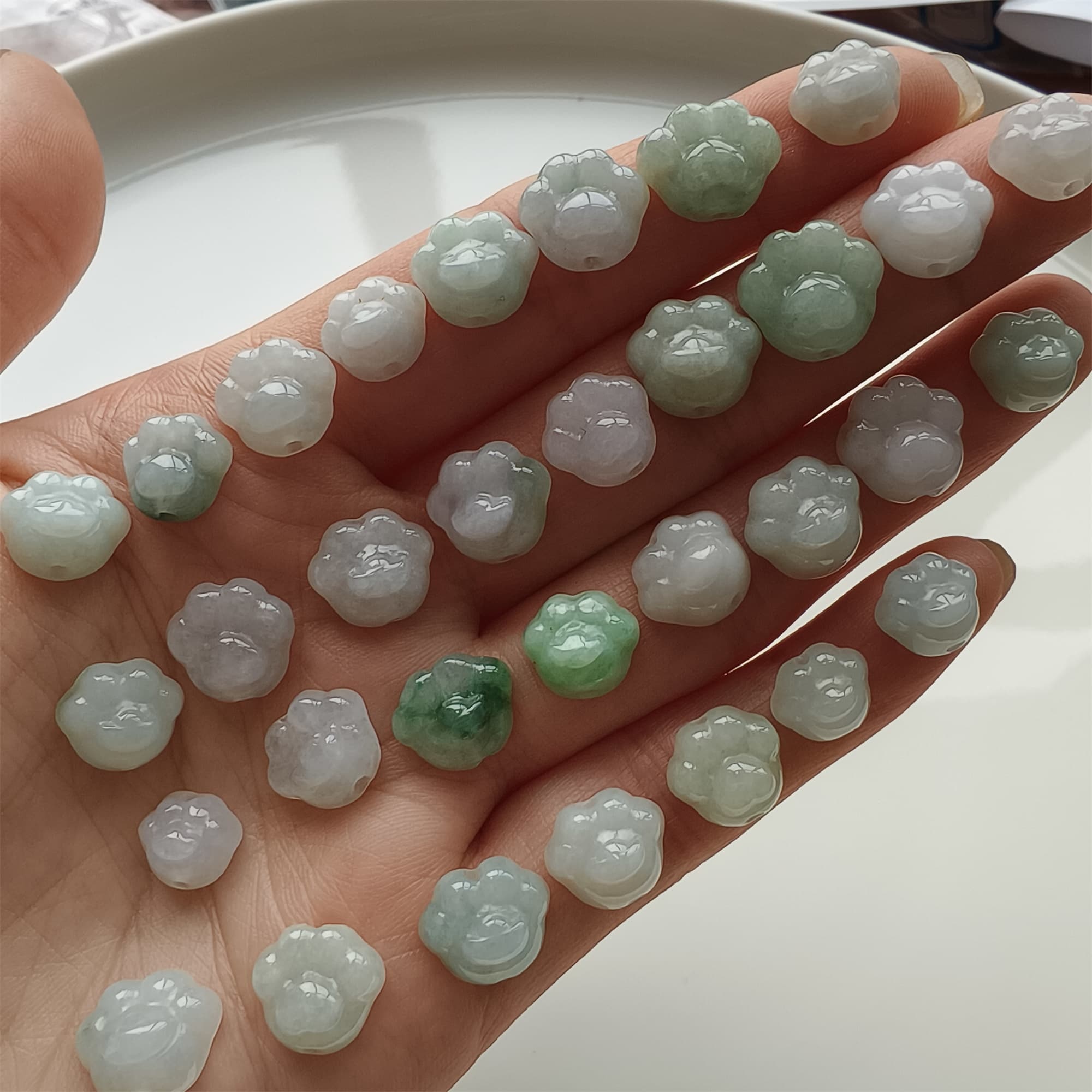 DDP 5pcs 9-12mm Natural Type A Green White Icy Waxy Burmese Jadeite Cat Paw Beads