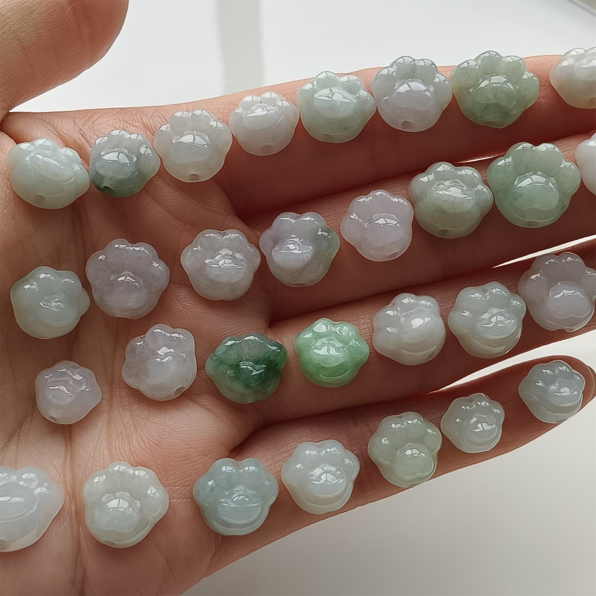 DDP 5pcs 9-12mm Natural Type A Green White Icy Waxy Burmese Jadeite Cat Paw Beads