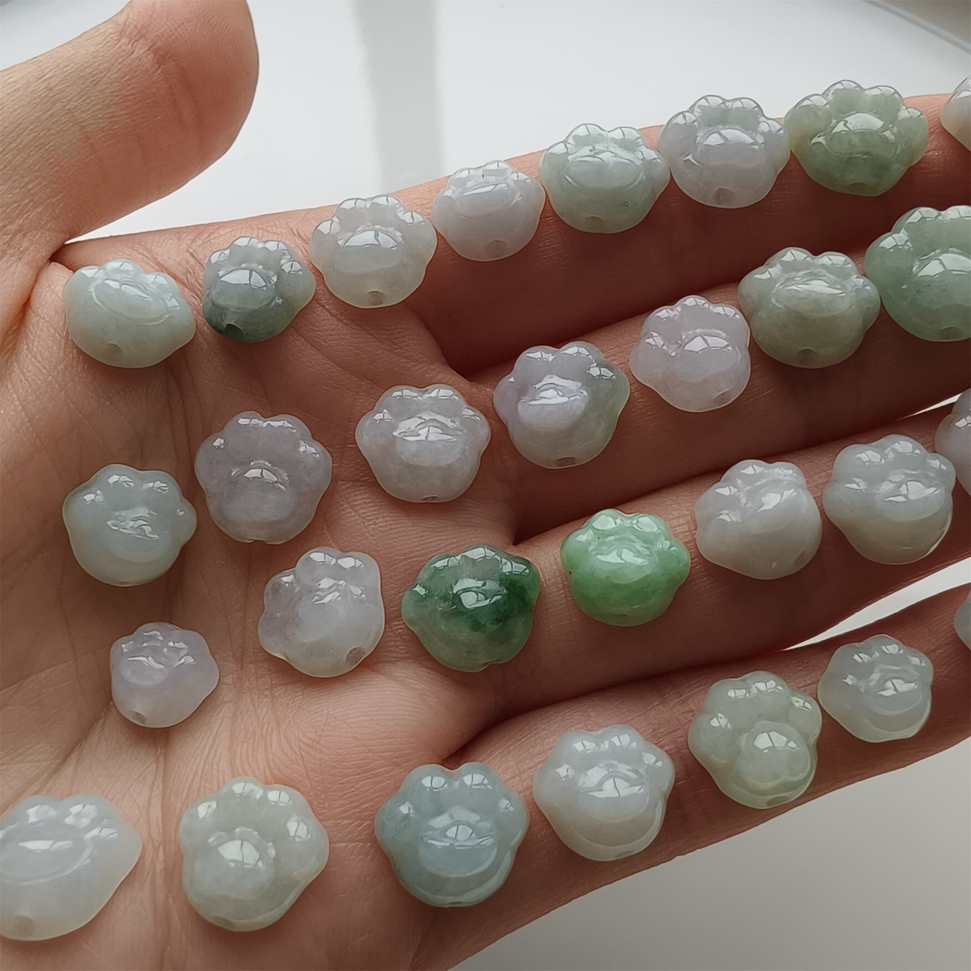 DDP 5pcs 9-12mm Natural Type A Green White Icy Waxy Burmese Jadeite Cat Paw Beads