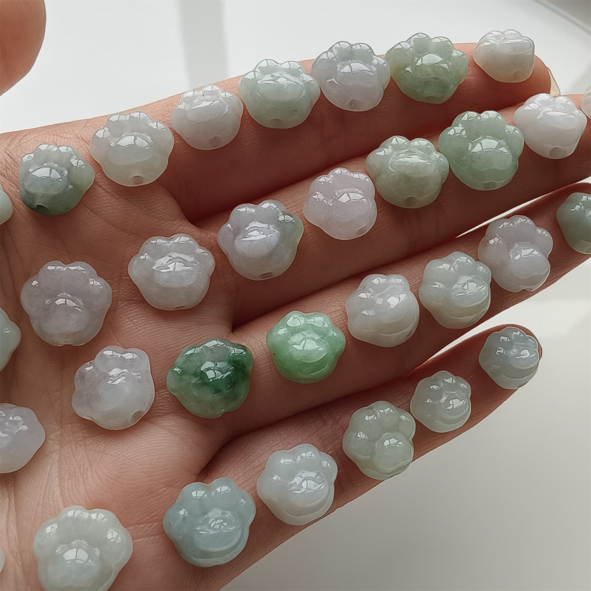 DDP 5pcs 9-12mm Natural Type A Green White Icy Waxy Burmese Jadeite Cat Paw Beads