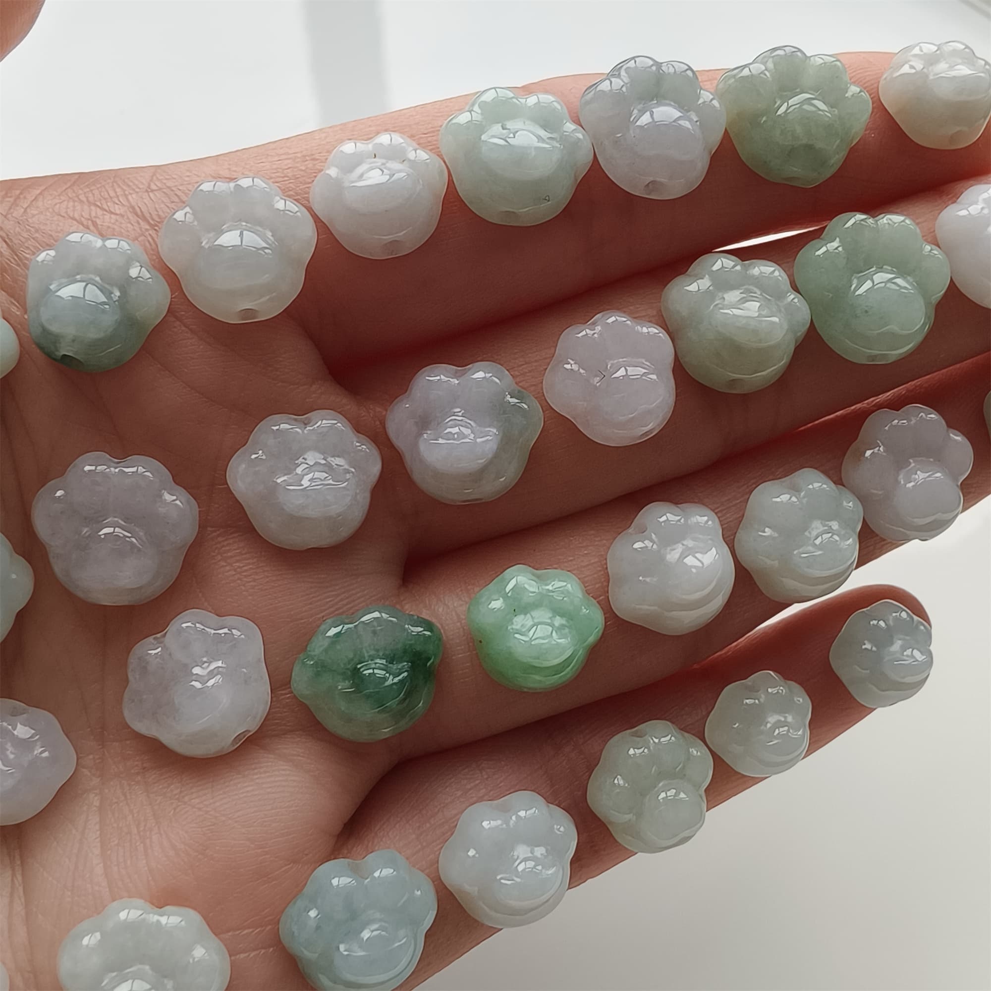 DDP 5pcs 9-12mm Natural Type A Green White Icy Waxy Burmese Jadeite Cat Paw Beads