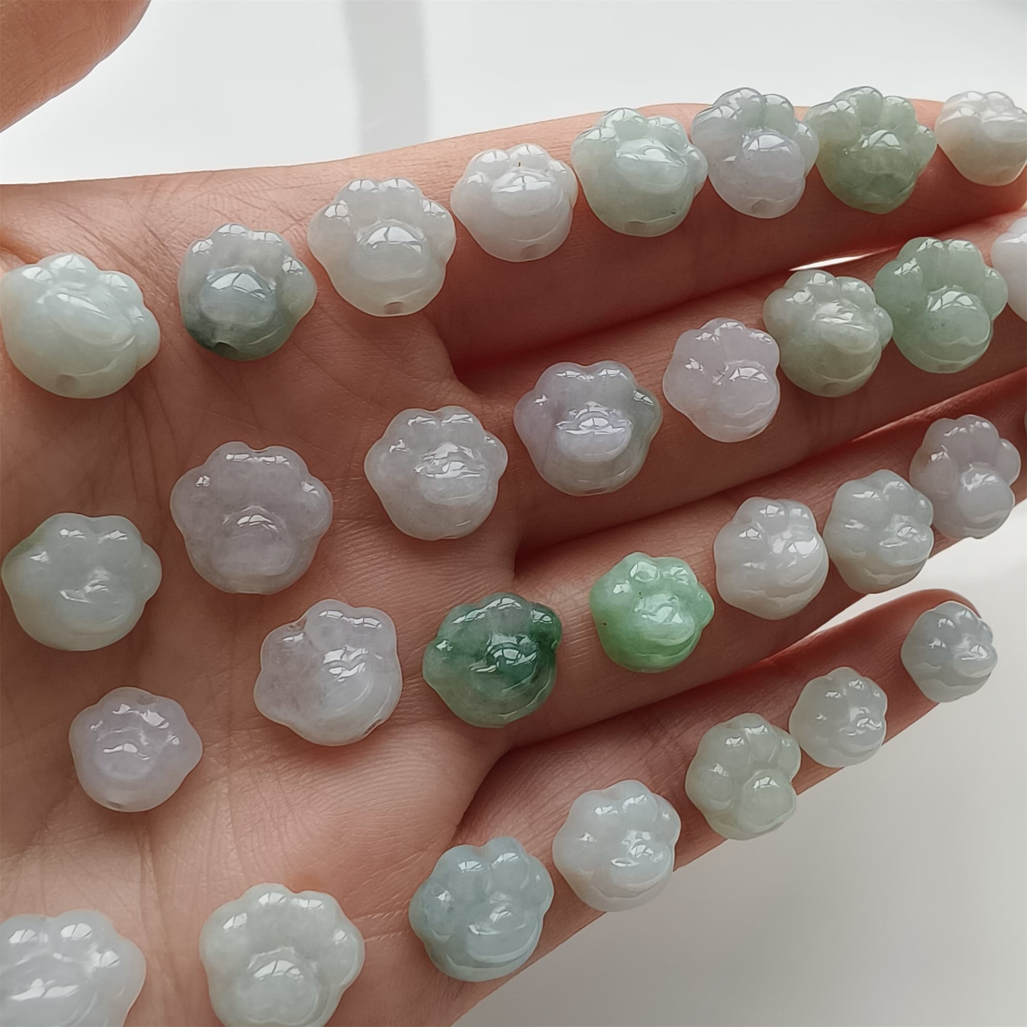 DDP 5pcs 9-12mm Natural Type A Green White Icy Waxy Burmese Jadeite Cat Paw Beads