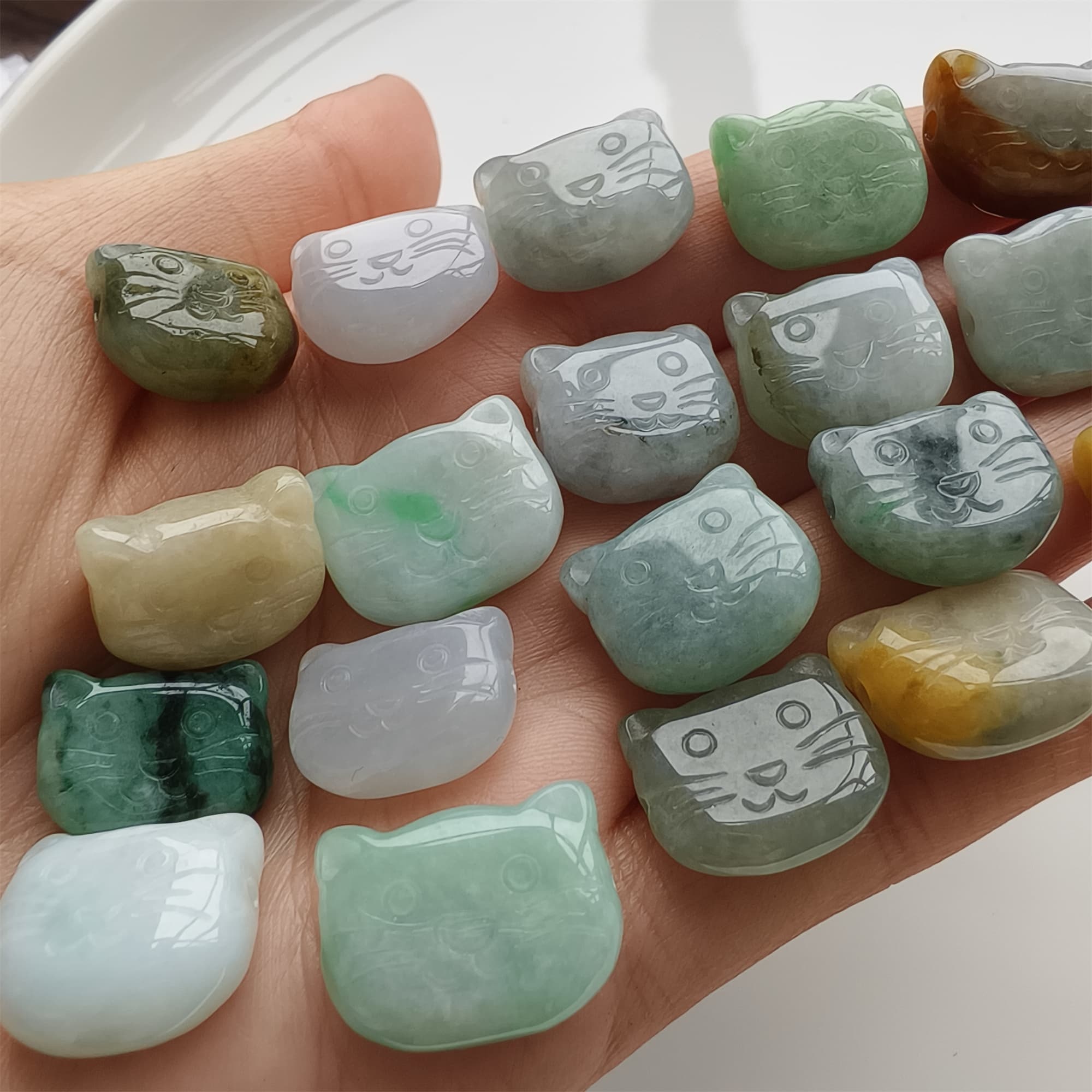 DDP 5pcs 14-18mm Natural Certificated Multi Color Burmese Jadeite Kitty Beads
