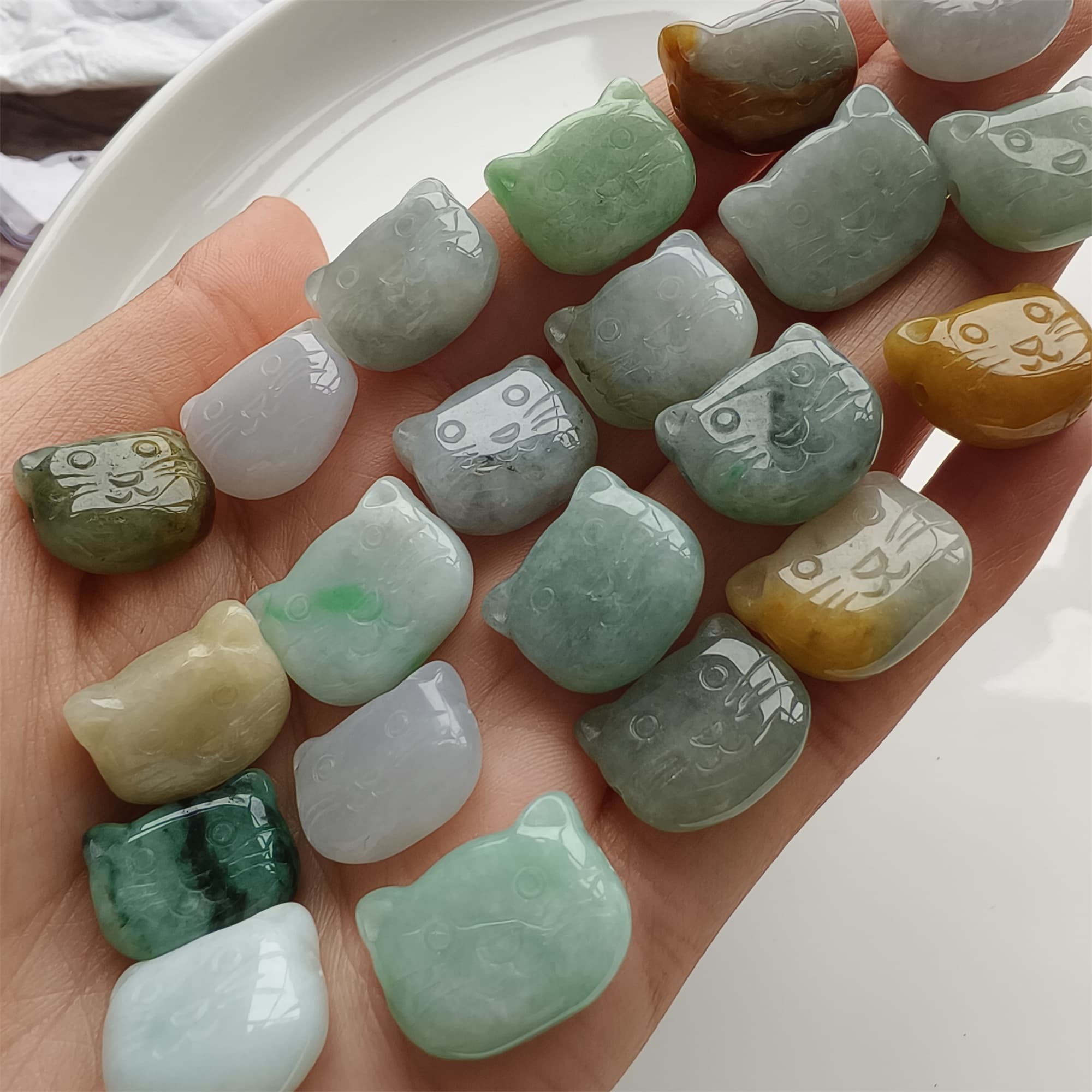 DDP 5pcs 14-18mm Natural Certificated Multi Color Burmese Jadeite Kitty Beads