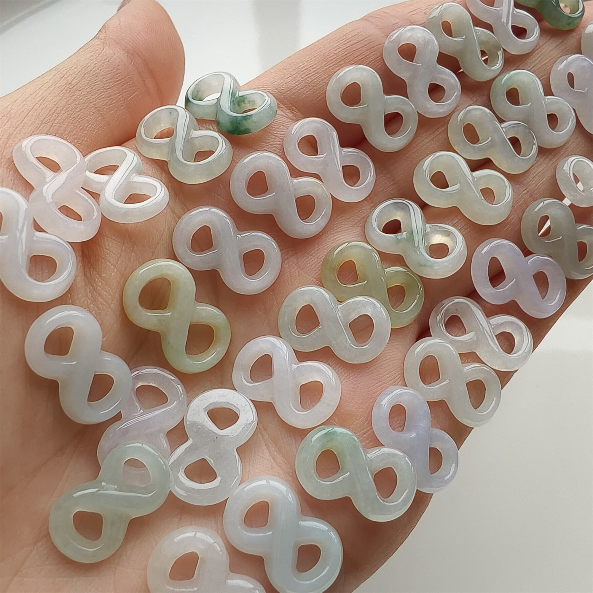 DDP 5pcs 15-17mm Natural Type A Green White Icy Waxy Burmese Jadeite Double Loop Figure-eight Beads