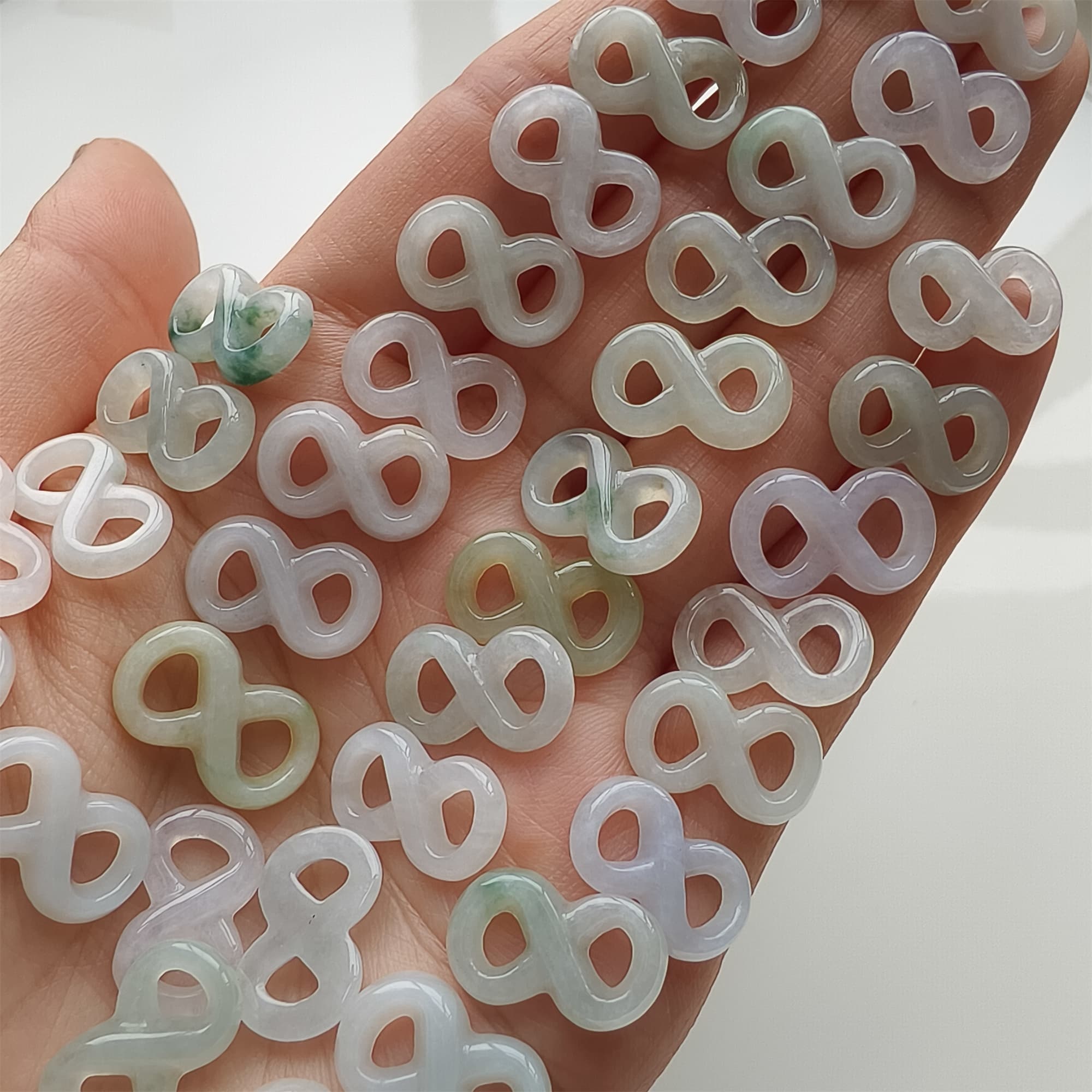 DDP 5pcs 15-17mm Natural Type A Green White Icy Waxy Burmese Jadeite Double Loop Figure-eight Beads
