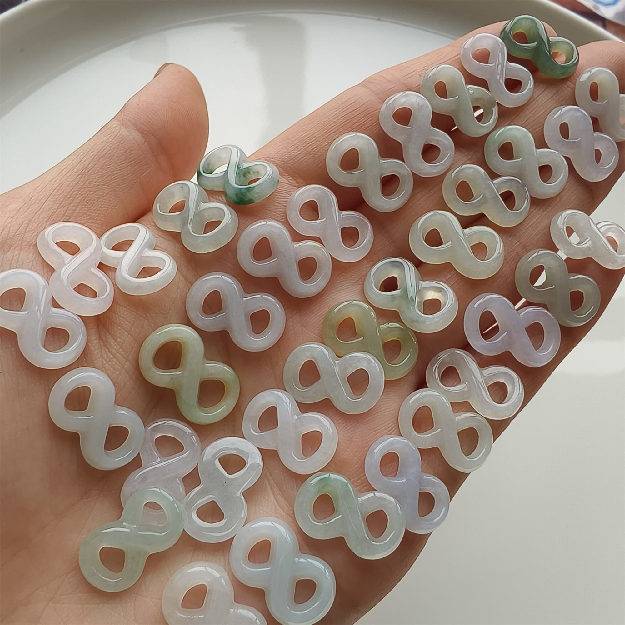 DDP 5pcs 15-17mm Natural Type A Green White Icy Waxy Burmese Jadeite Double Loop Figure-eight Beads