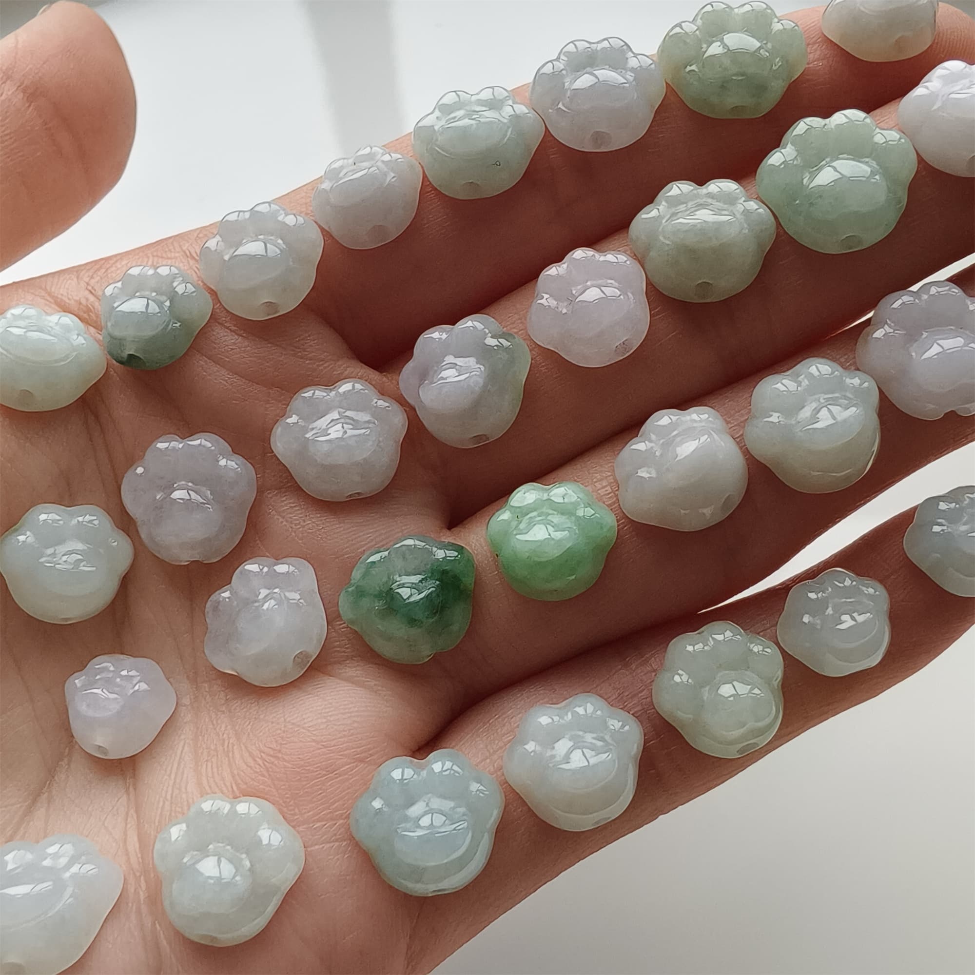 DDP 5pcs 9-12mm Natural Type A Green White Icy Waxy Burmese Jadeite Cat Paw Beads