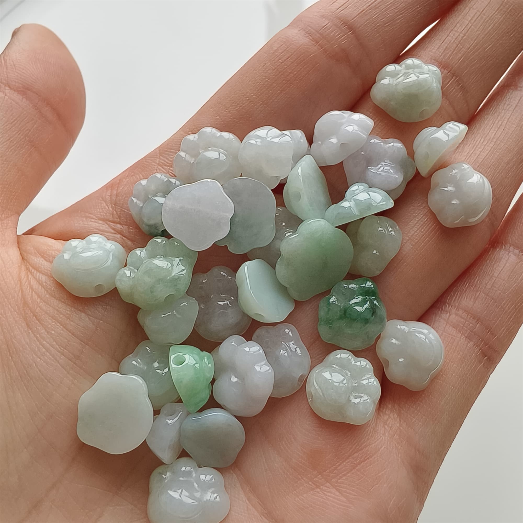 DDP 5pcs 9-12mm Natural Type A Green White Icy Waxy Burmese Jadeite Cat Paw Beads