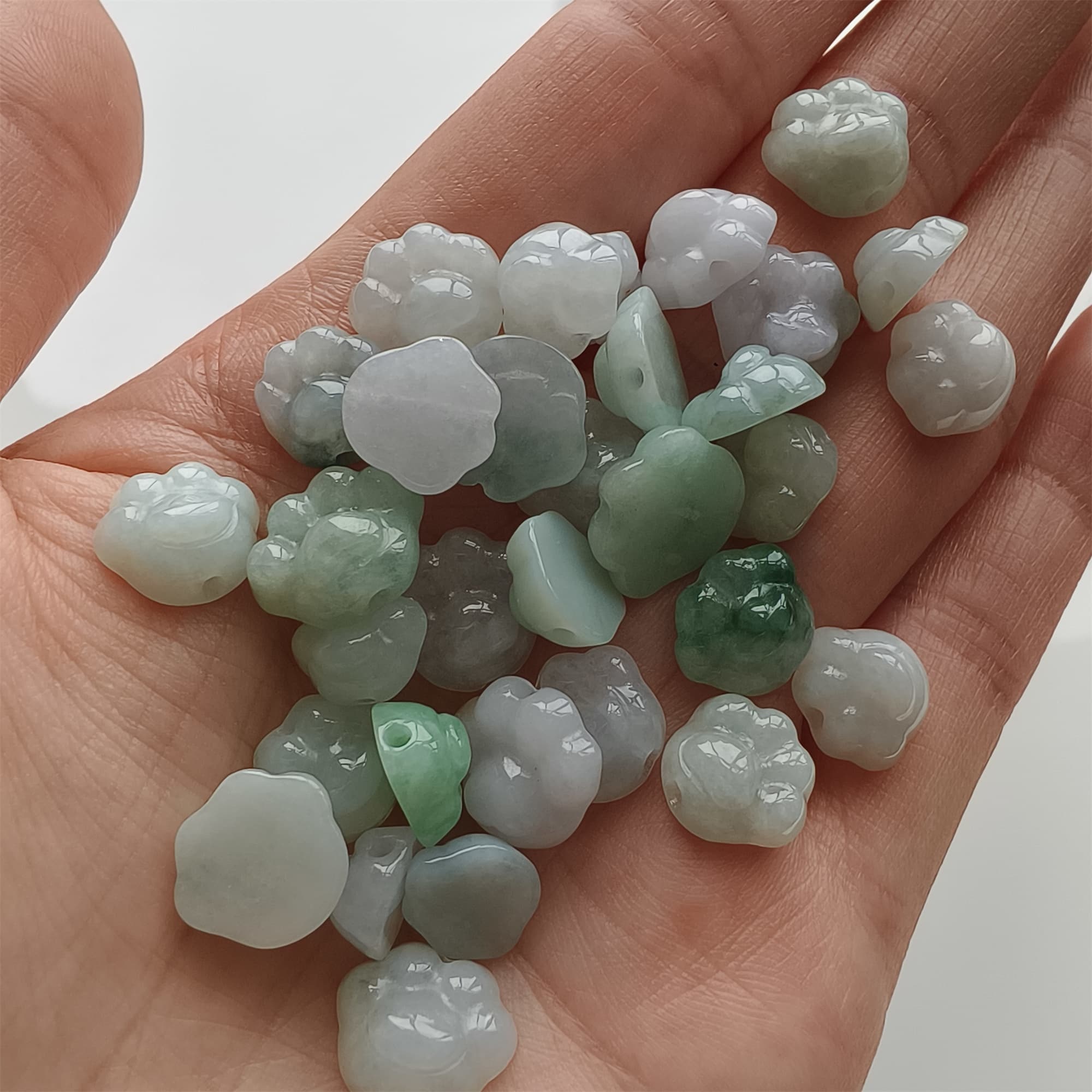 DDP 5pcs 9-12mm Natural Type A Green White Icy Waxy Burmese Jadeite Cat Paw Beads