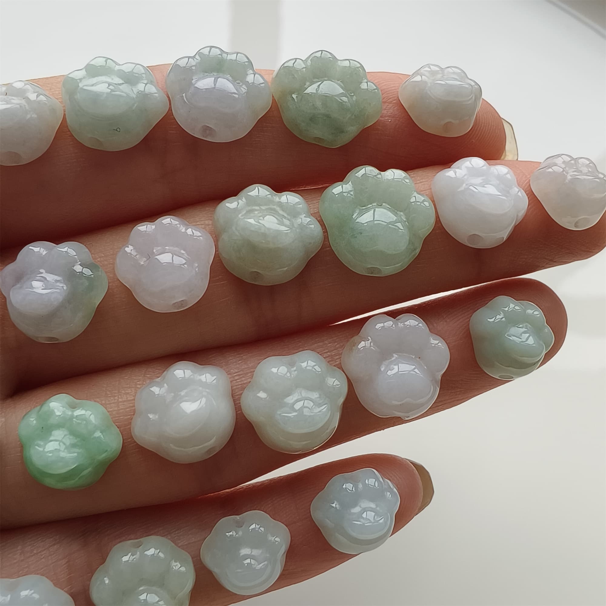 DDP 5pcs 9-12mm Natural Type A Green White Icy Waxy Burmese Jadeite Cat Paw Beads