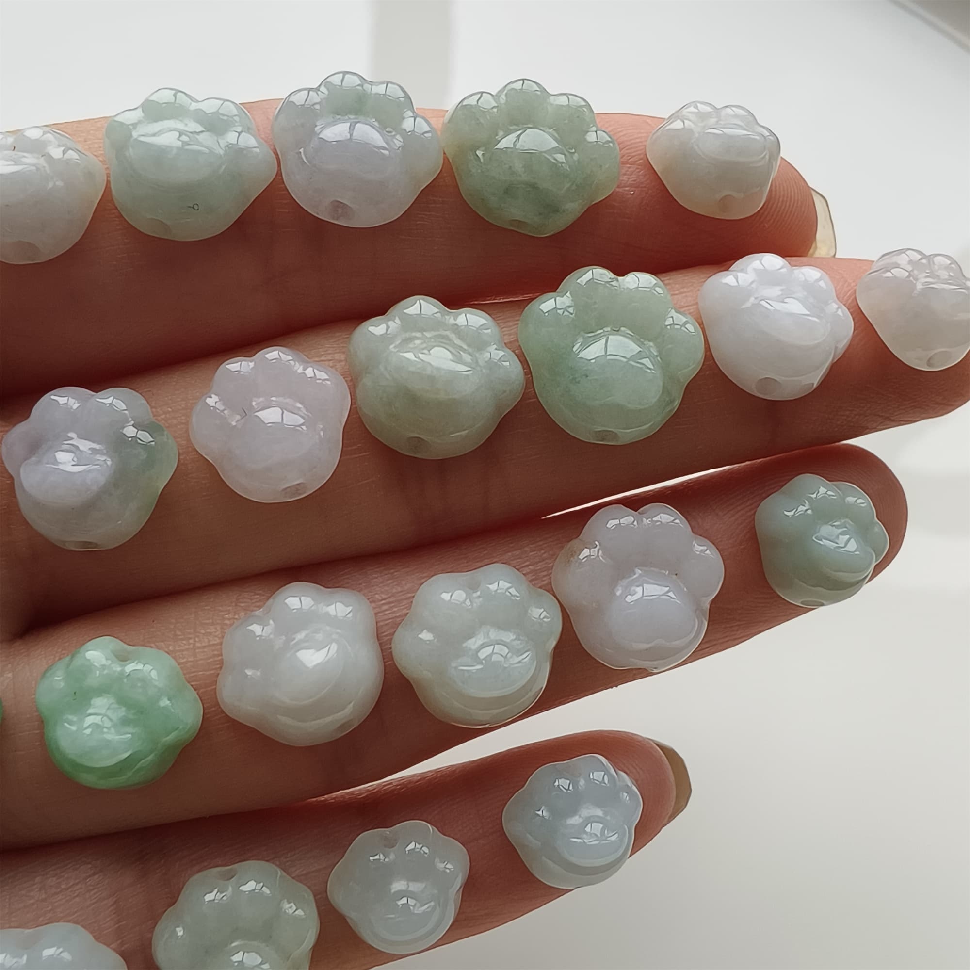 DDP 5pcs 9-12mm Natural Type A Green White Icy Waxy Burmese Jadeite Cat Paw Beads