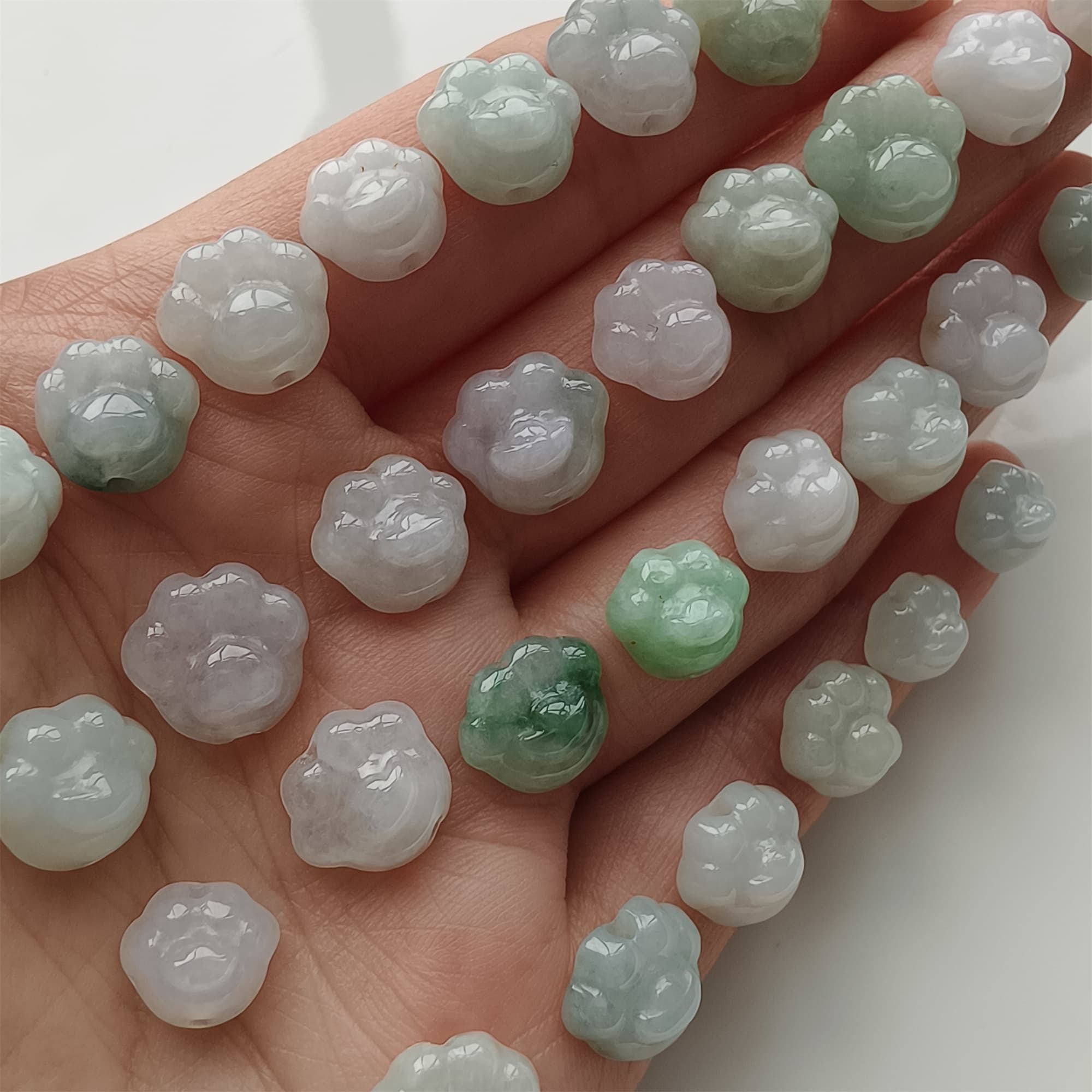 DDP 5pcs 9-12mm Natural Type A Green White Icy Waxy Burmese Jadeite Cat Paw Beads