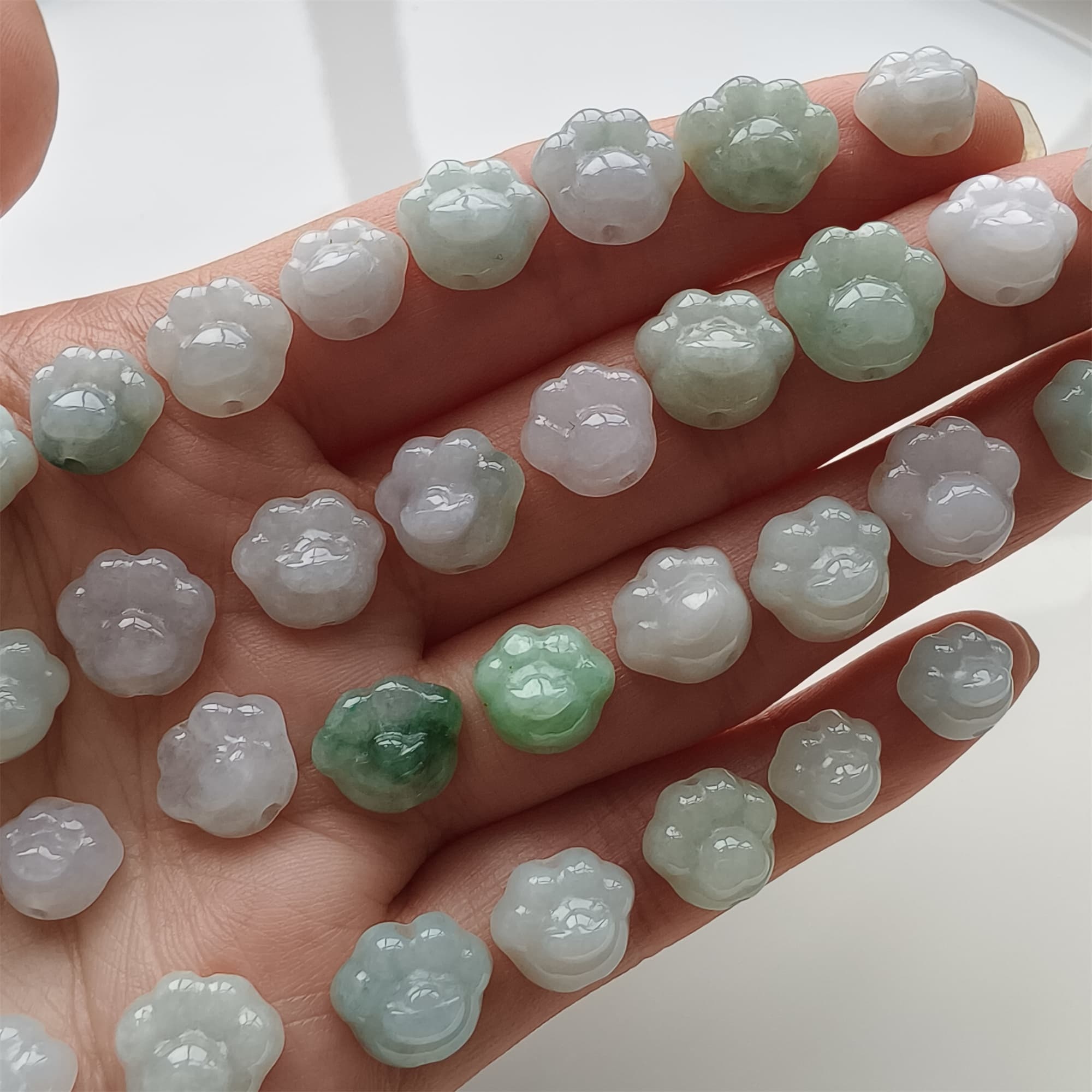 DDP 5pcs 9-12mm Natural Type A Green White Icy Waxy Burmese Jadeite Cat Paw Beads