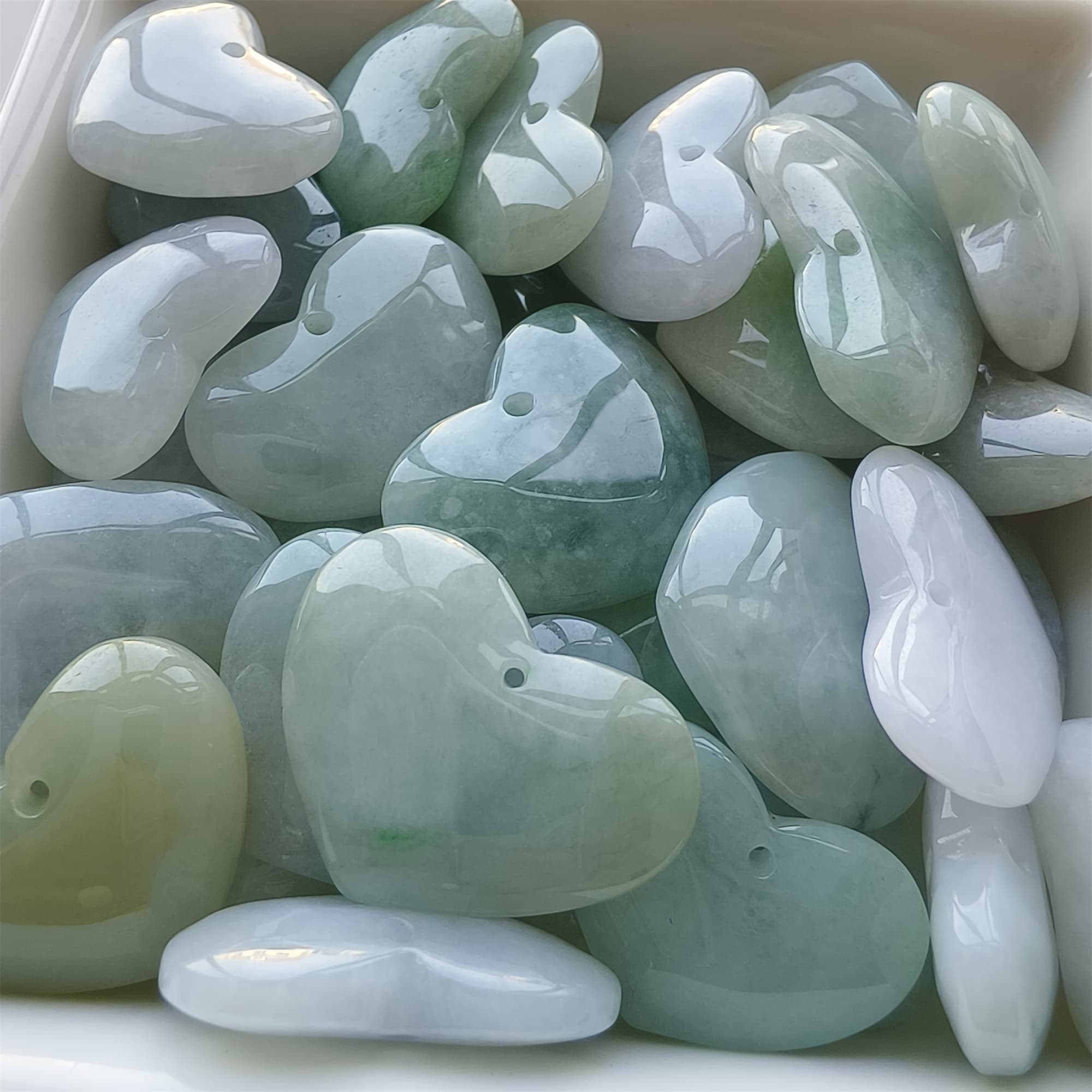 DDP 5pcs 20-29mm Natural Certificated Type A Icy Green White Burmese Jadeite Heart Beads