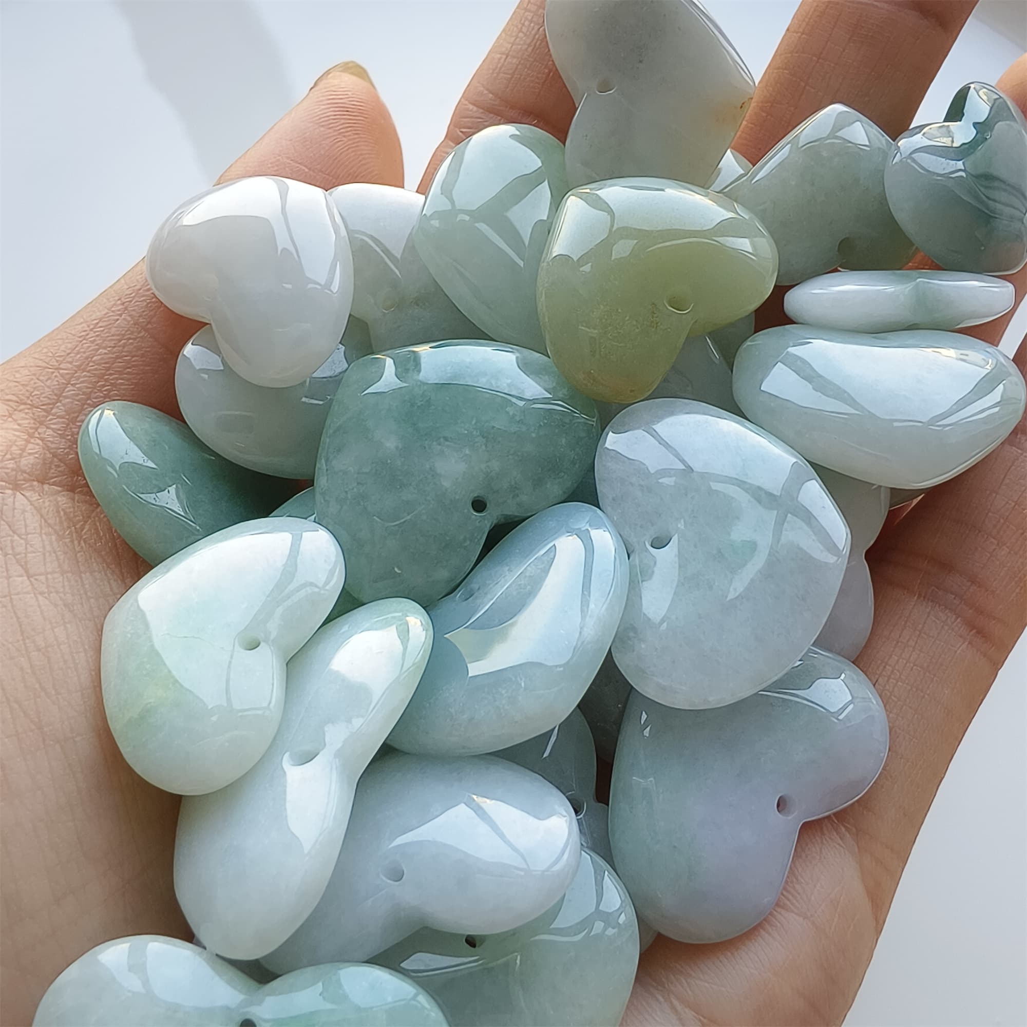 DDP 5pcs 20-29mm Natural Certificated Type A Icy Green White Burmese Jadeite Heart Beads