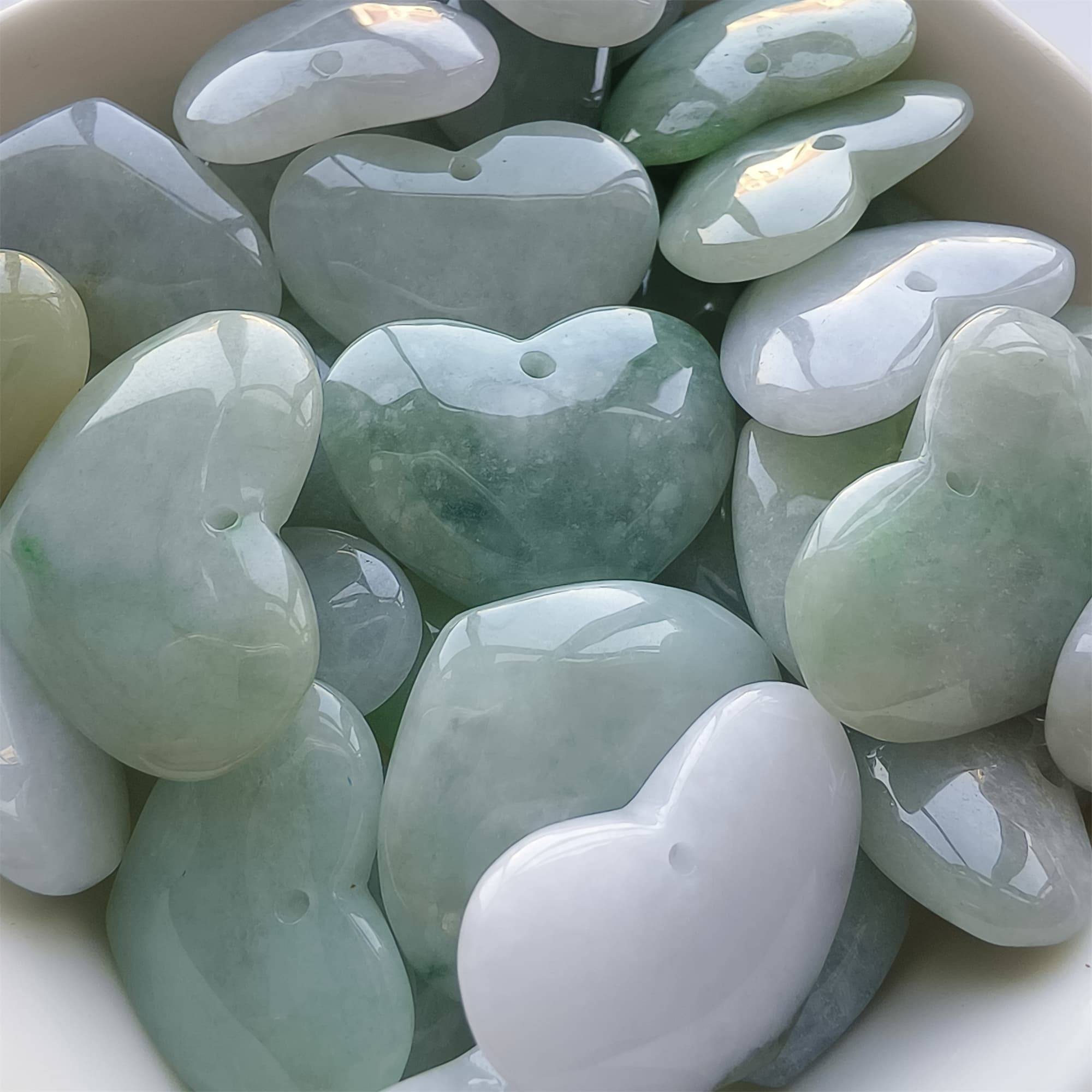 DDP 5pcs 20-29mm Natural Certificated Type A Icy Green White Burmese Jadeite Heart Beads