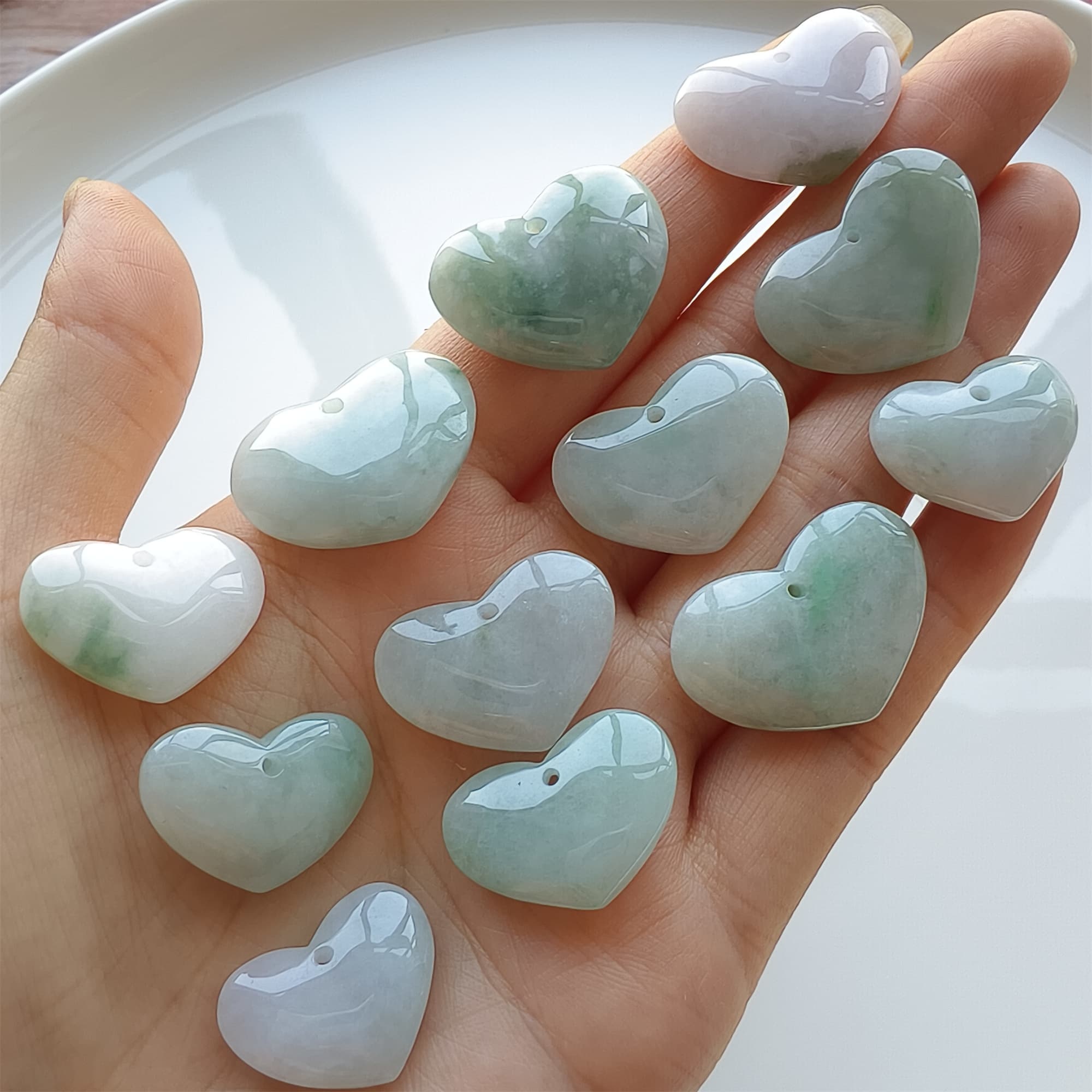 DDP 5pcs 20-29mm Natural Certificated Type A Icy Green White Burmese Jadeite Heart Beads