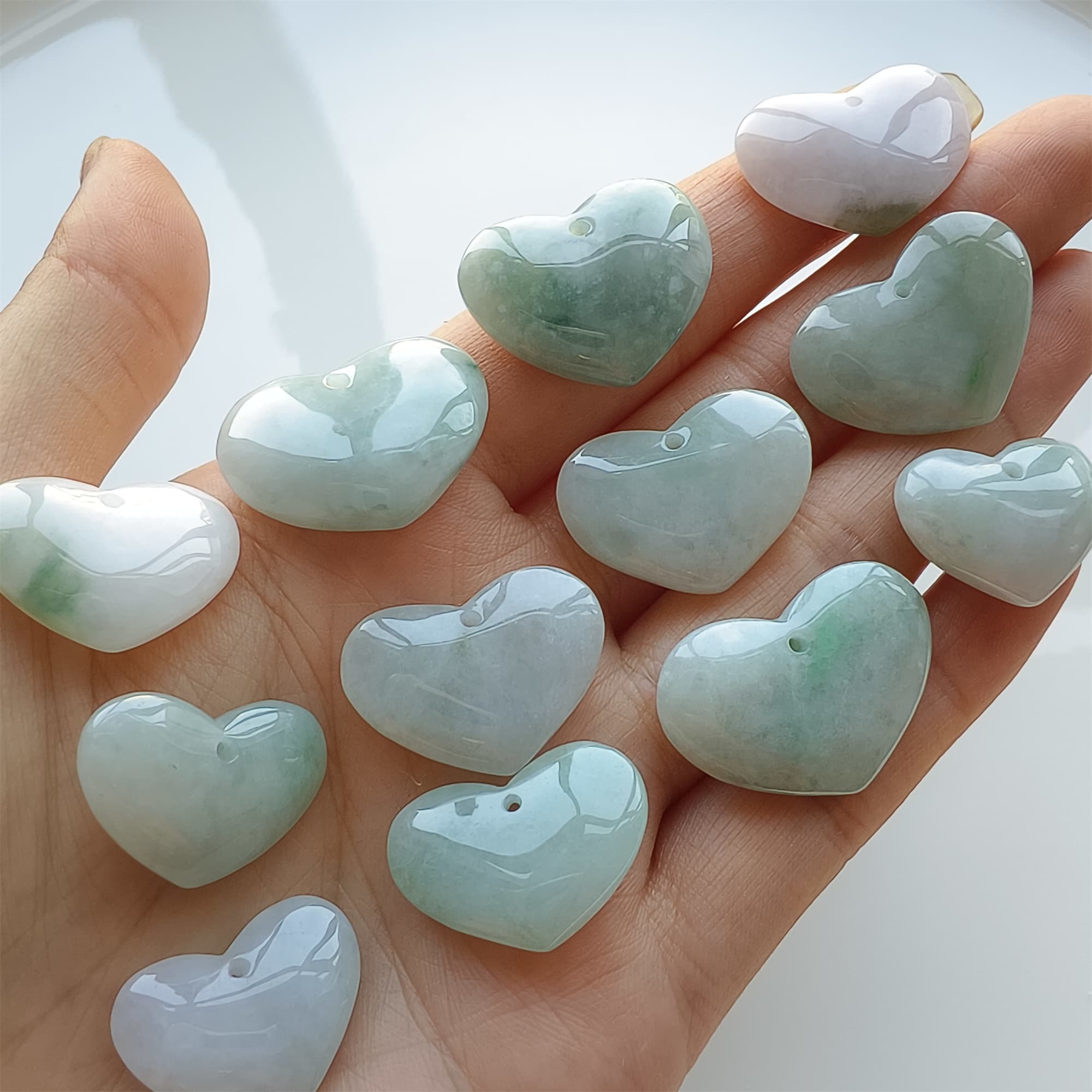 DDP 5pcs 20-29mm Natural Certificated Type A Icy Green White Burmese Jadeite Heart Beads